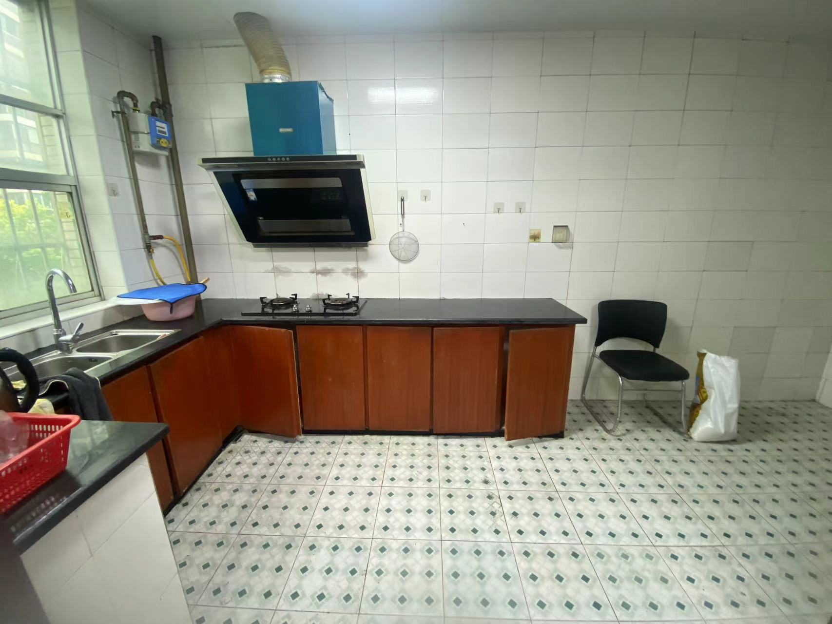 四季花园 4室2厅2卫 65.0万 四季花园 4室2厅2卫 65.0万室内图