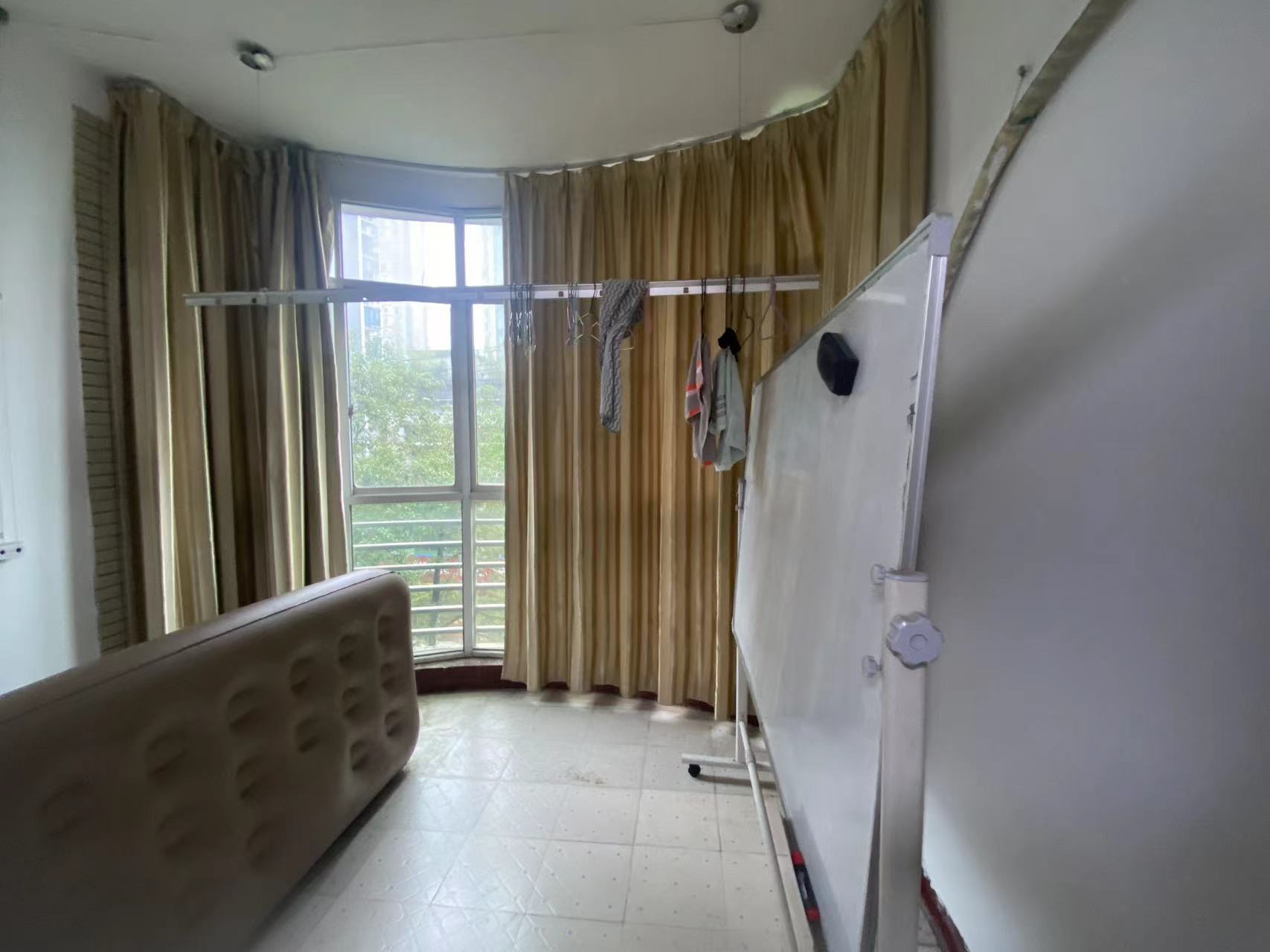 四季花园 4室2厅2卫 65.0万 四季花园 4室2厅2卫 65.0万室内图