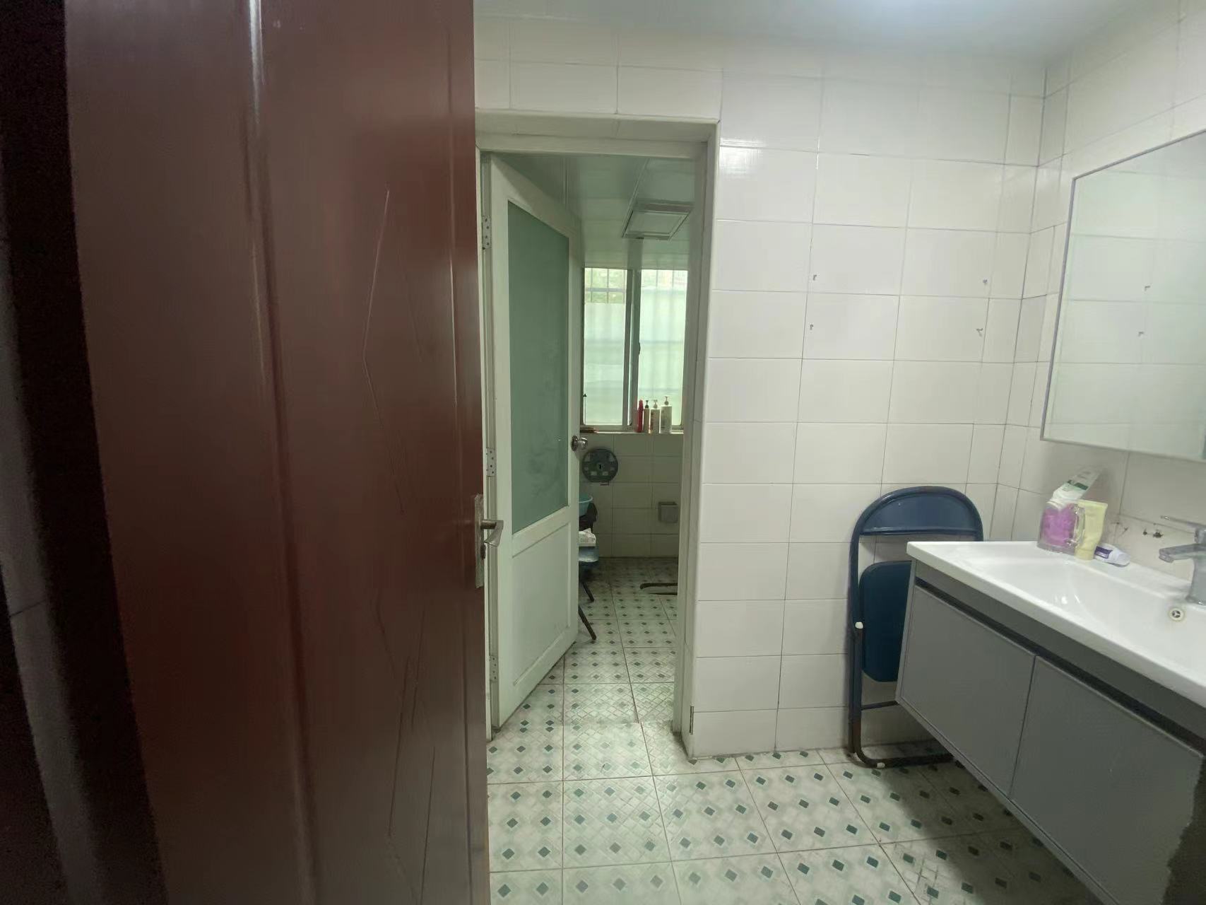 四季花园 4室2厅2卫 65.0万 四季花园 4室2厅2卫 65.0万室内图