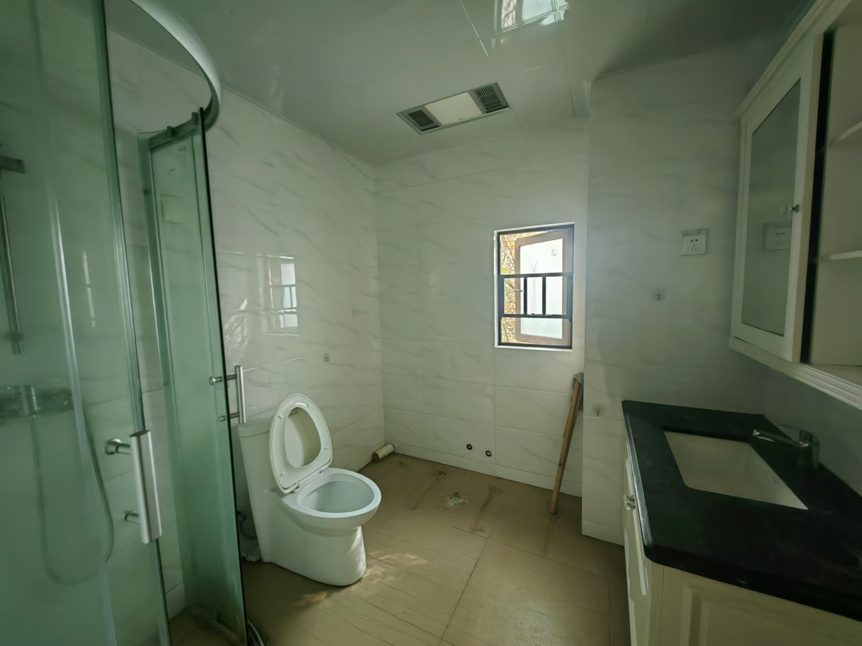 碧桂园 3室2厅2卫 2400.0元/月 碧桂园 3室2厅2卫 2400.0元/月室内图