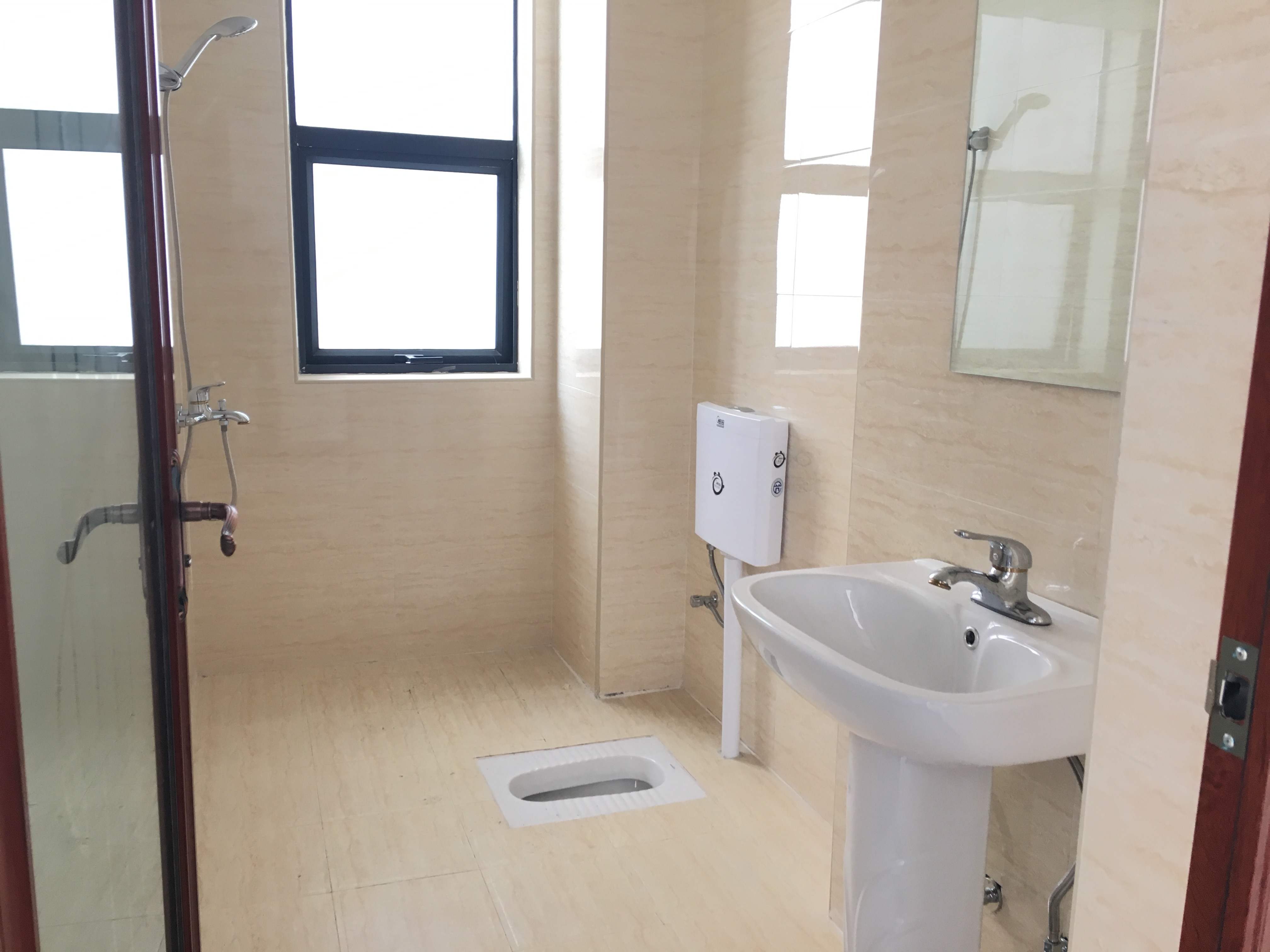 莱茵城  3室2厅1卫   2100.00元/月室内图