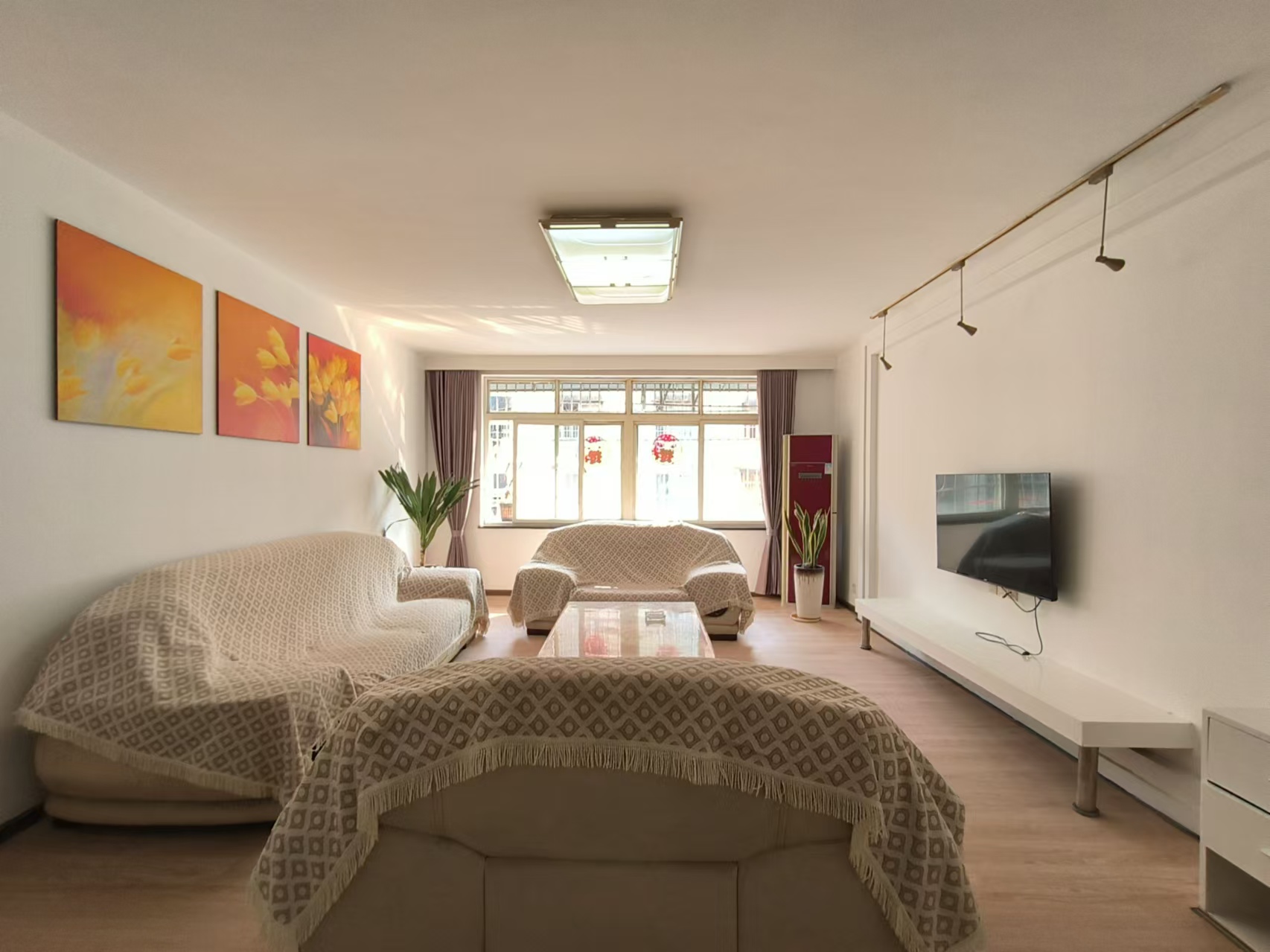 金泉公寓 4室2厅1卫 3200.0元/月 金泉公寓 4室2厅1卫 3200.0元/月室内图