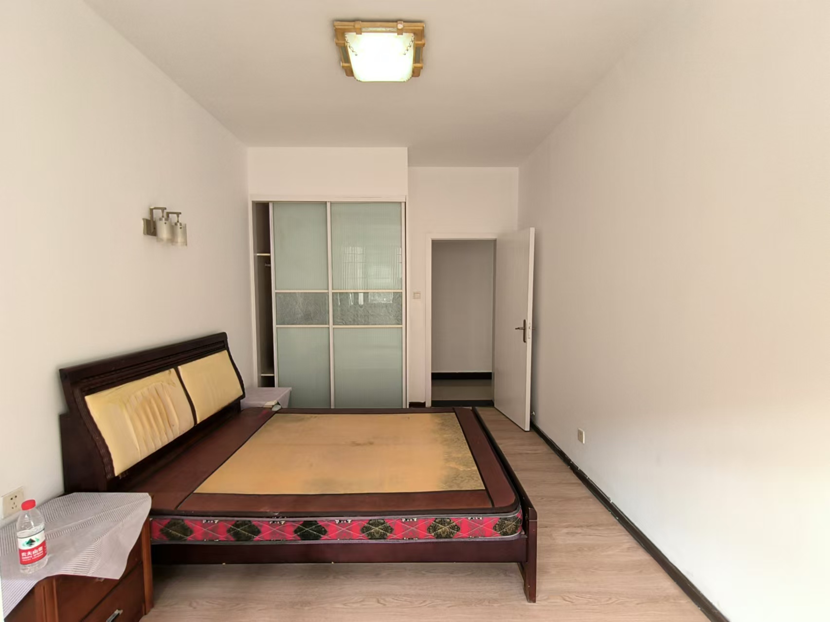 金泉公寓  4室2厅1卫    3200.0元/月室内图