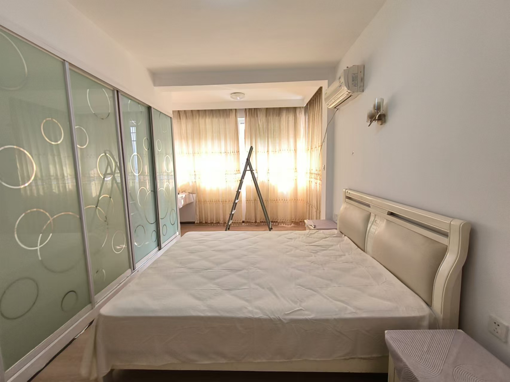 金泉公寓  4室2厅1卫    3200.0元/月室内图