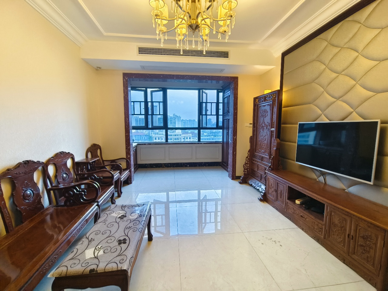 恒大华府 3室2厅2卫 1900.0元/月 恒大华府 3室2厅2卫 1900.0元/月室内图