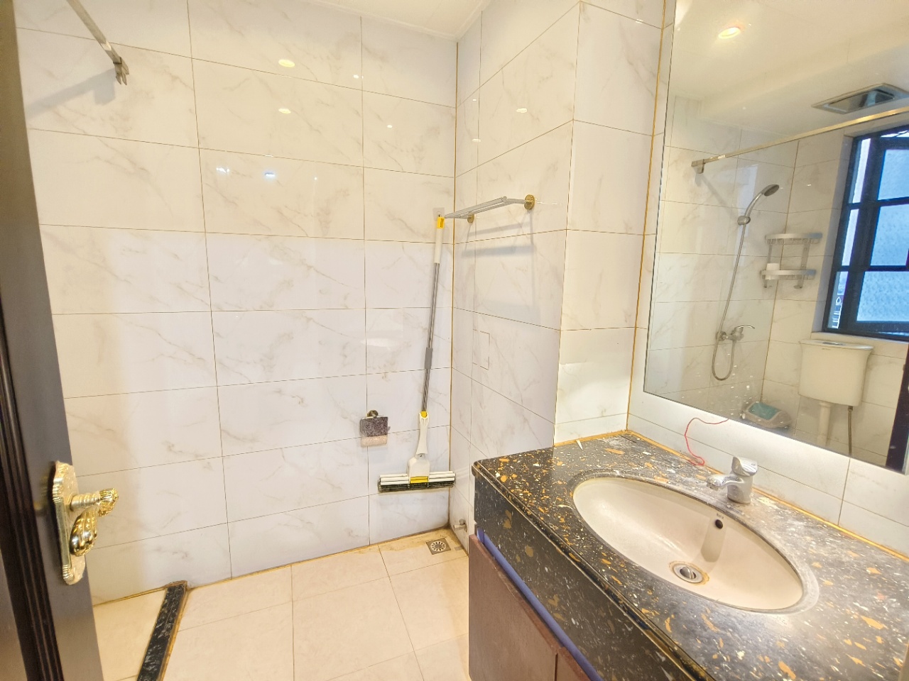 恒大华府 3室2厅2卫 1900.0元/月 恒大华府 3室2厅2卫 1900.0元/月室内图