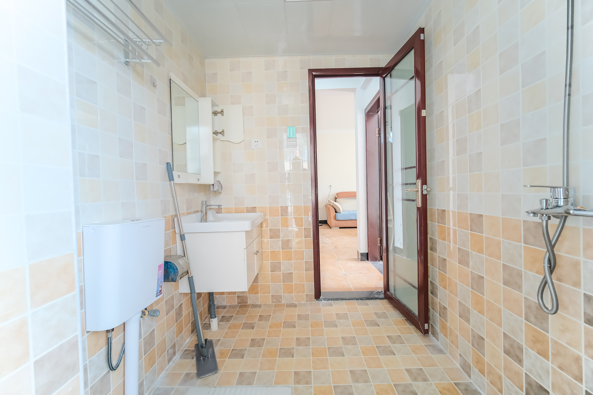 和悦城(蟠龙景苑)  3室2厅1卫    56.5万 和悦城(蟠龙景苑)  3室2厅1卫    56.5万卫生间