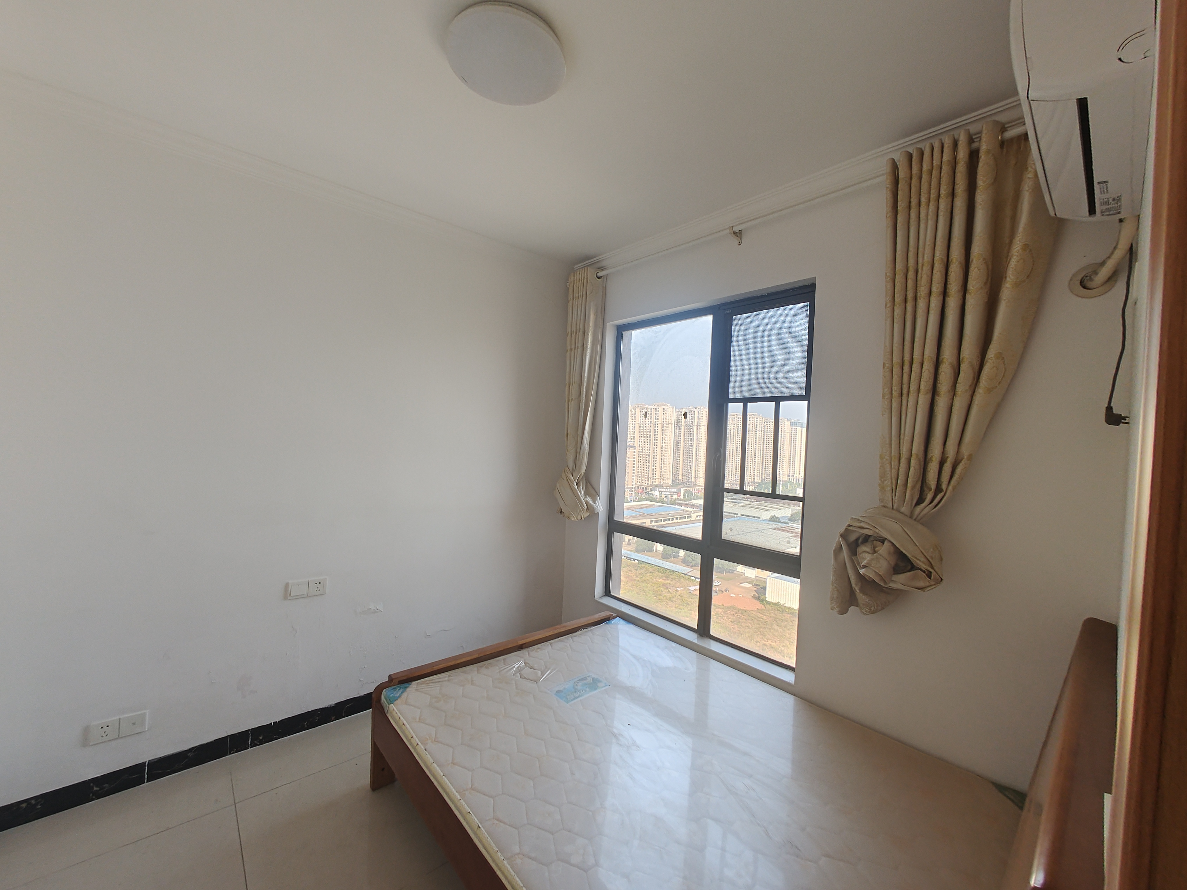 湘银星城 3室2厅1卫 1800.0元/月 湘银星城 3室2厅1卫 1800.0元/月室内图