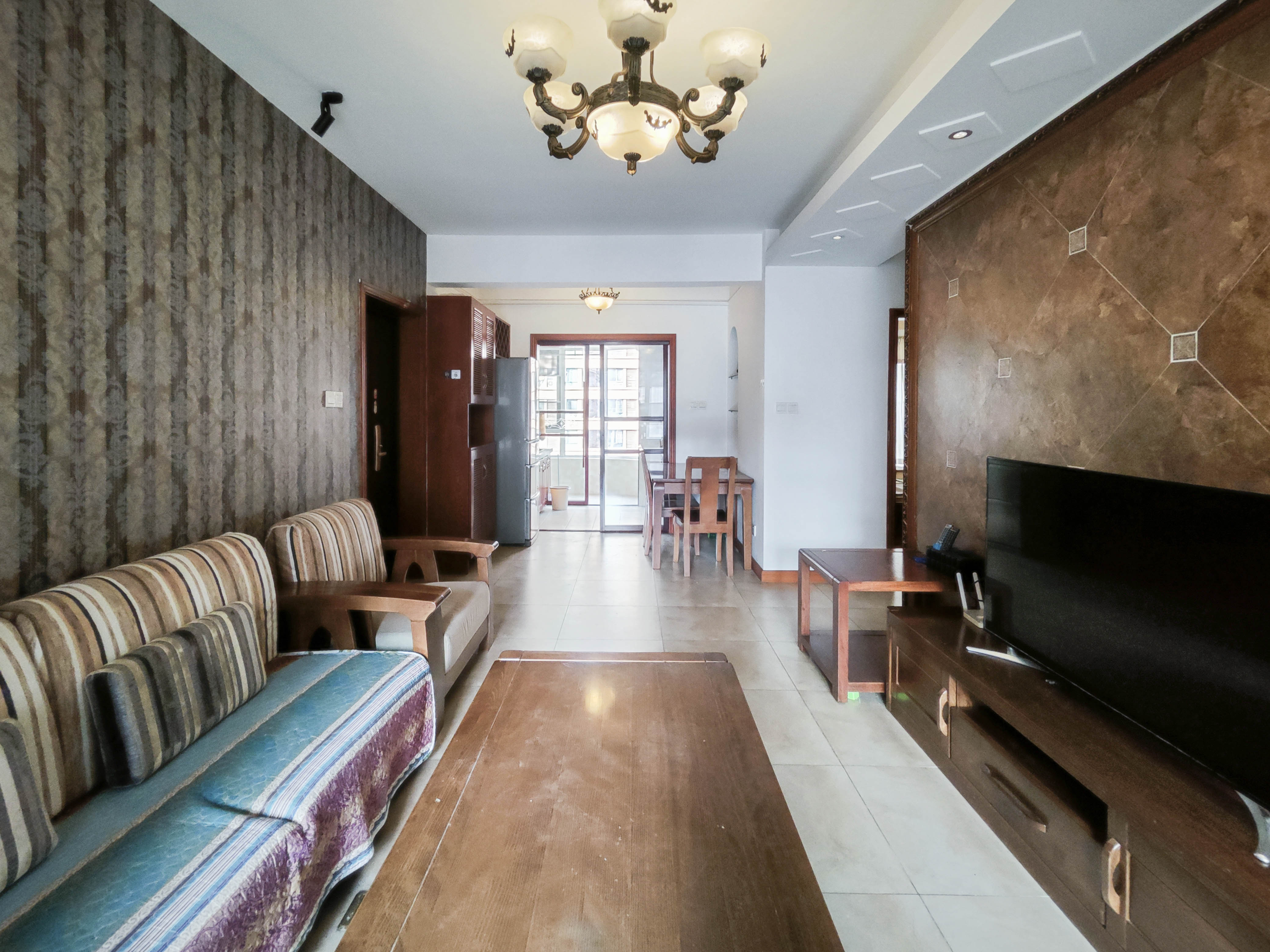 五矿万境水岸一期(万境水岸嘉苑)  2室2厅1卫    88.0万 五矿万境水岸一期(万境水岸嘉苑)  2室2厅1卫    88.0万客厅