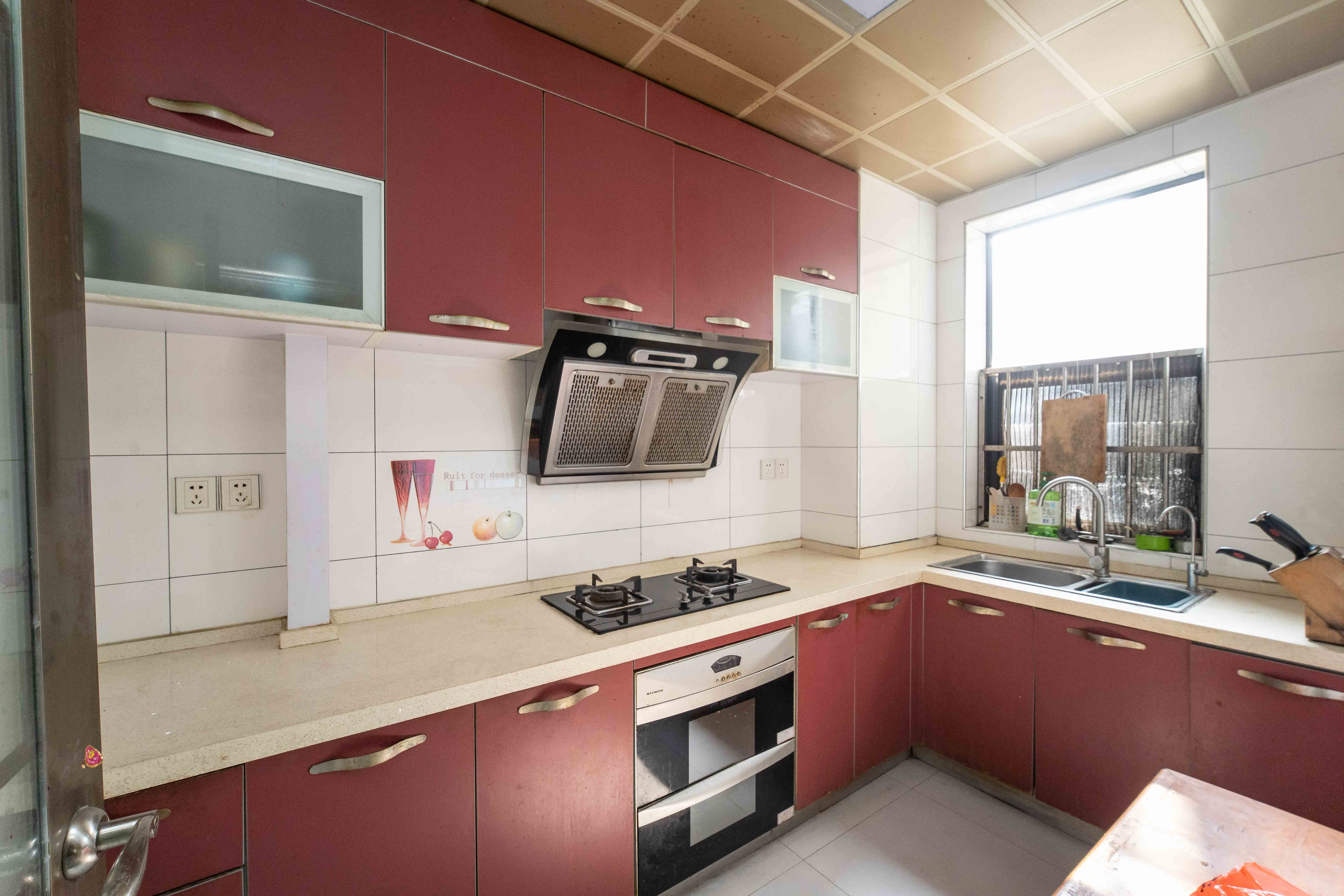 尚东紫郡 3室2厅2卫 90.0万 尚东紫郡 3室2厅2卫 90.0万厨房