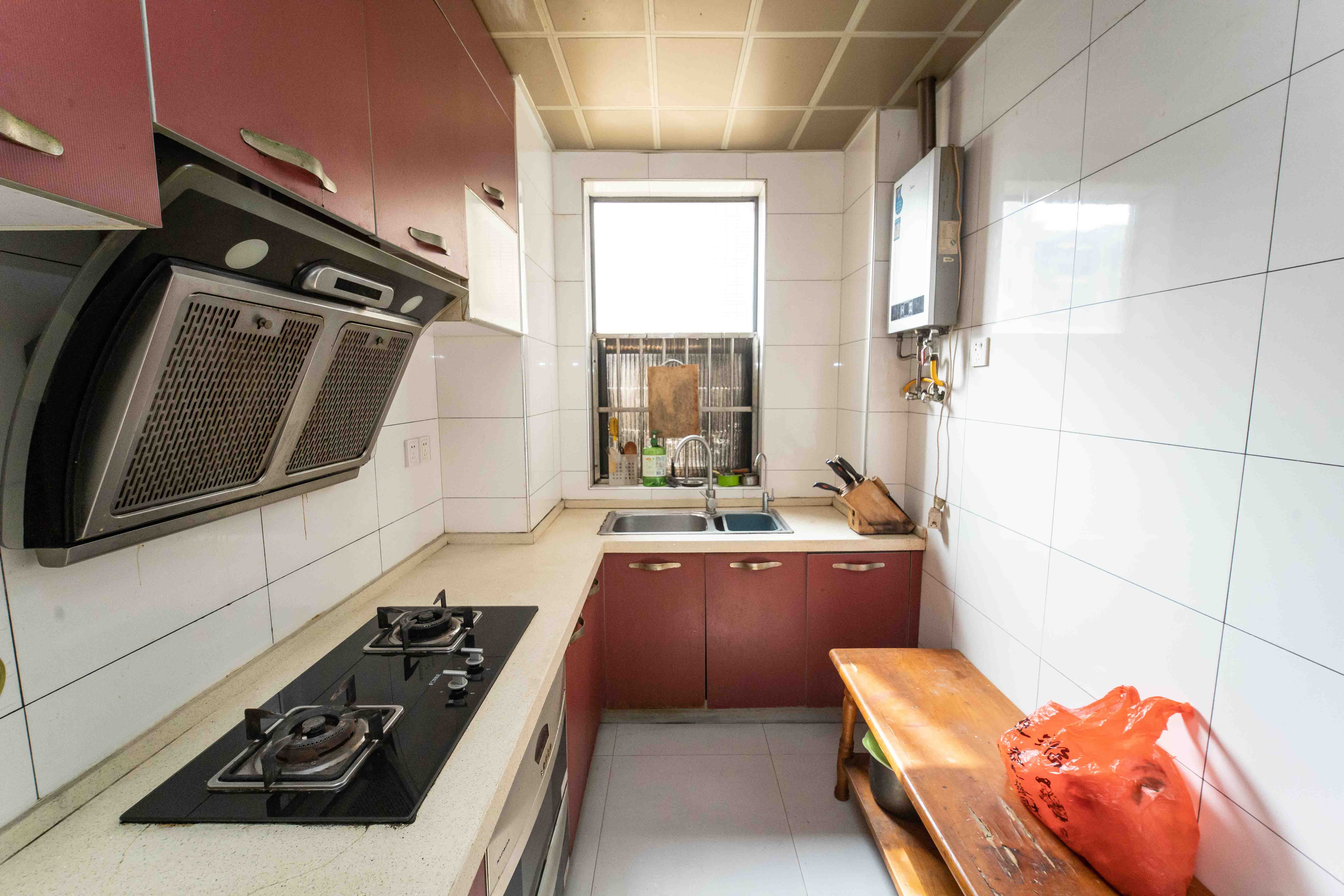 尚东紫郡 3室2厅2卫 90.0万 尚东紫郡 3室2厅2卫 90.0万厨房