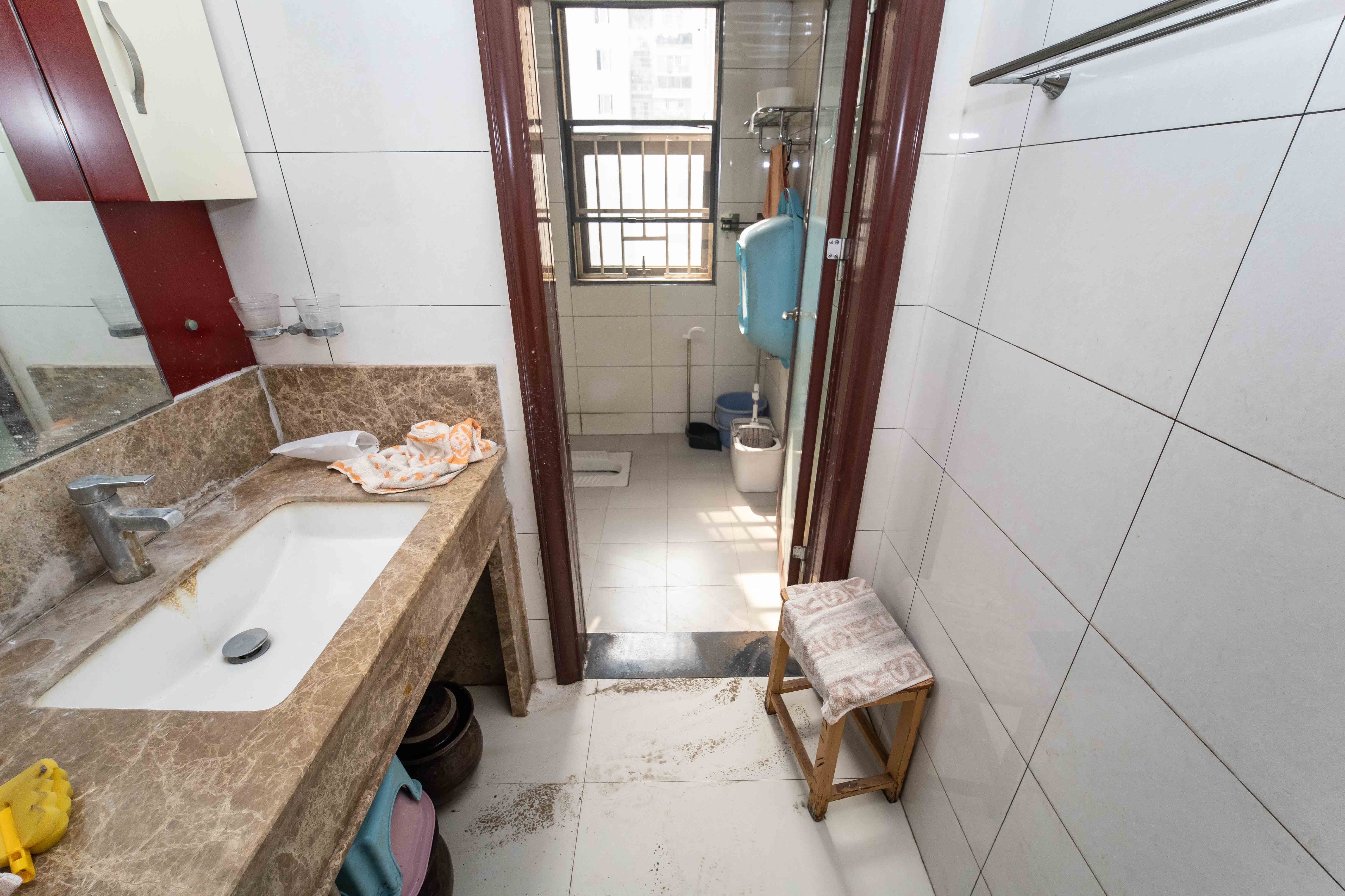 尚东紫郡 3室2厅2卫 90.0万 尚东紫郡 3室2厅2卫 90.0万卫生间