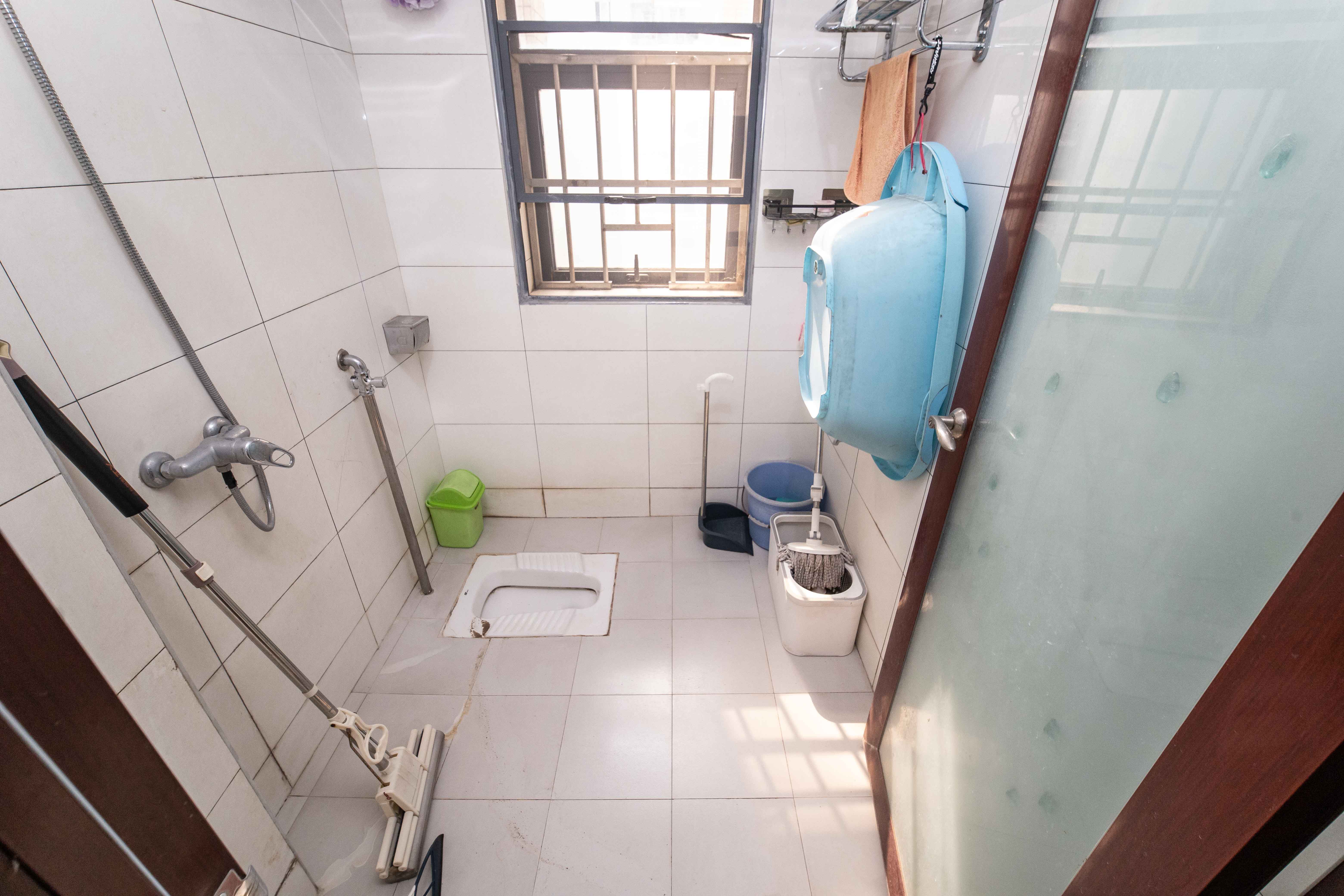 尚东紫郡 3室2厅2卫 90.0万 尚东紫郡 3室2厅2卫 90.0万卫生间