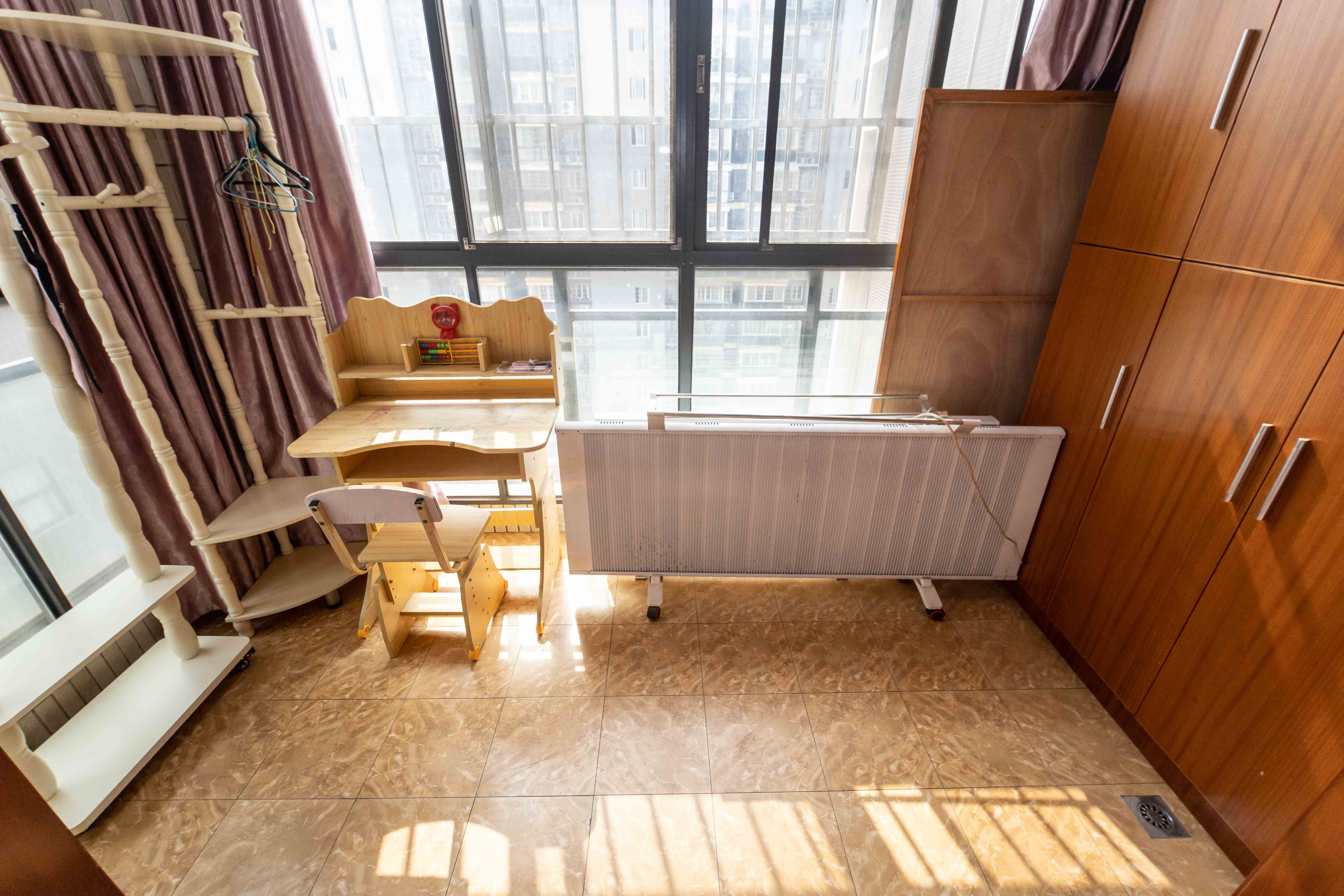 尚东紫郡 3室2厅2卫 90.0万 尚东紫郡 3室2厅2卫 90.0万阳台