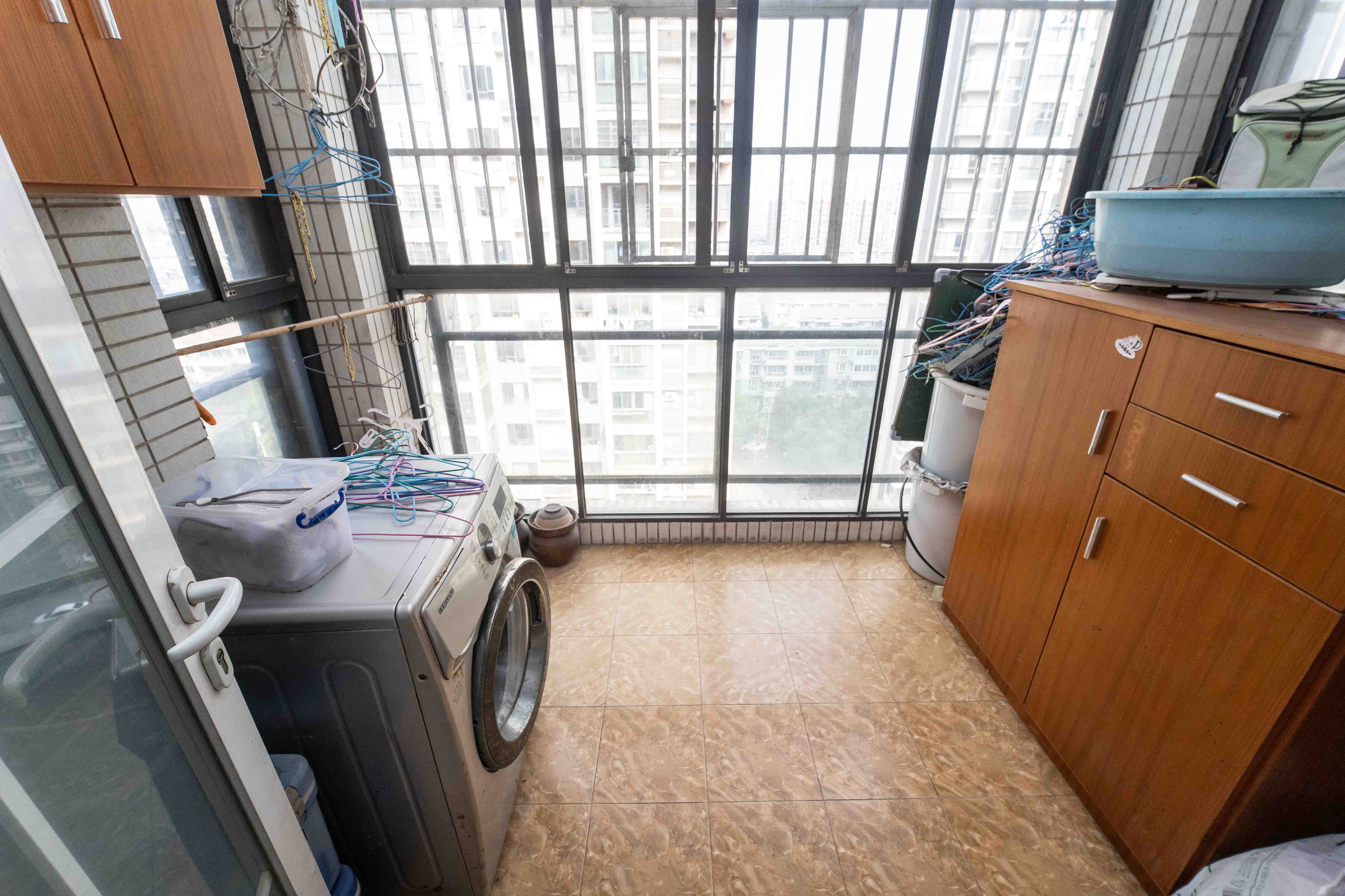 尚东紫郡 3室2厅2卫 90.0万 尚东紫郡 3室2厅2卫 90.0万阳台