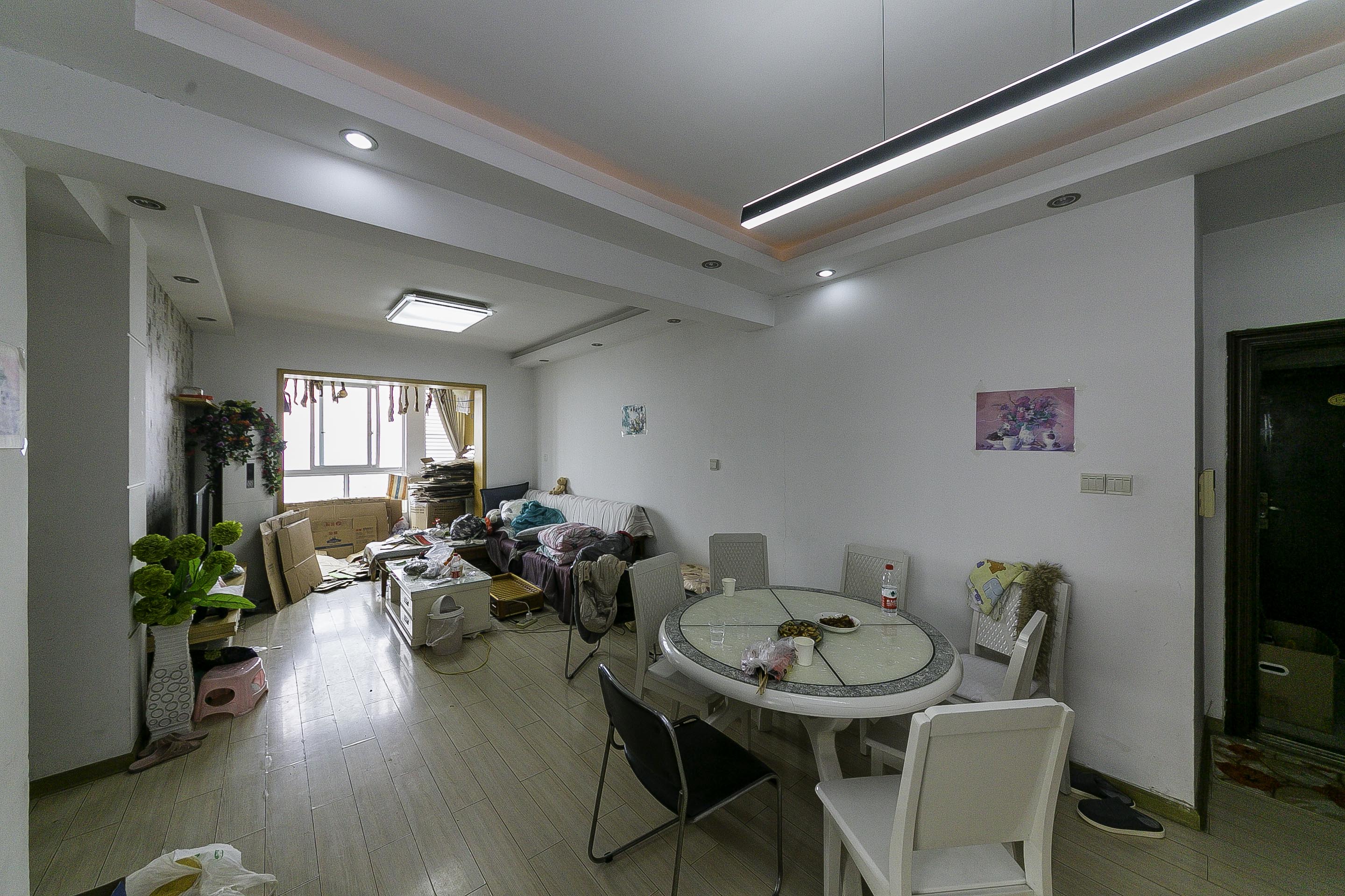 上林国际 2室2厅1卫 58.0万 上林国际 2室2厅1卫 58.0万客厅