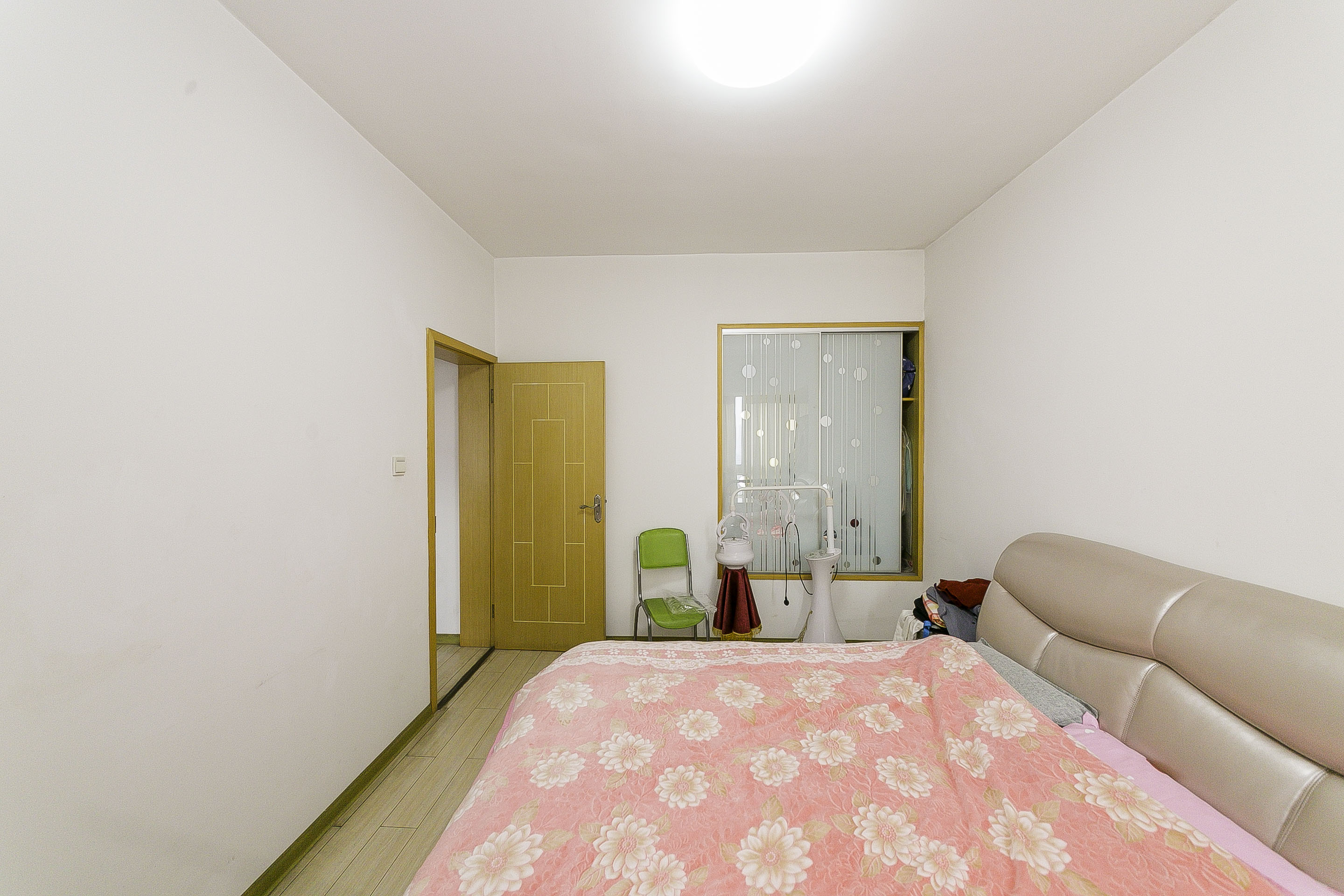 上林国际 2室2厅1卫 58.0万 上林国际 2室2厅1卫 58.0万卧室