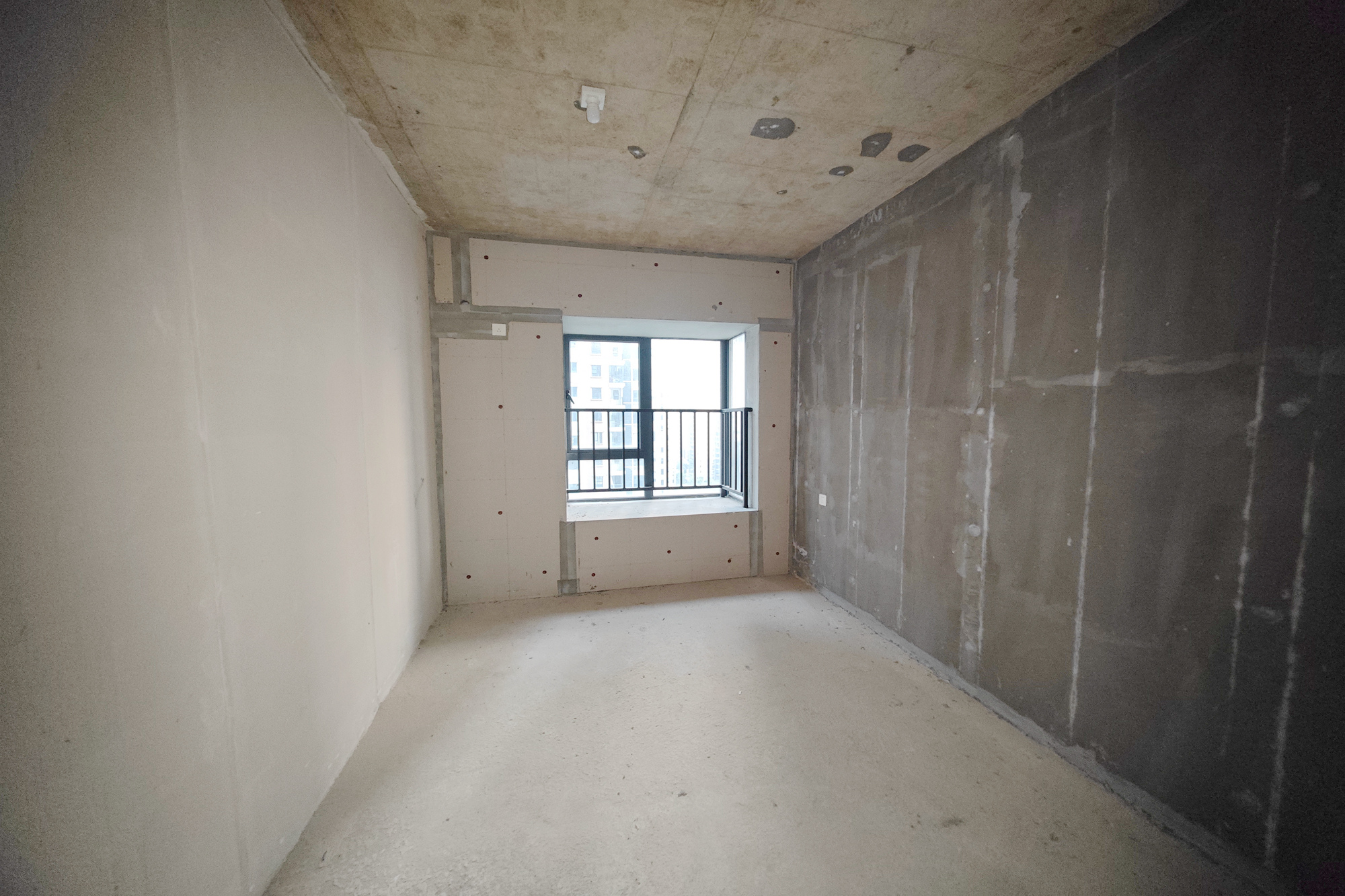 伊景园滨河苑 3室2厅2卫 80.0万 伊景园滨河苑 3室2厅2卫 80.0万卧室