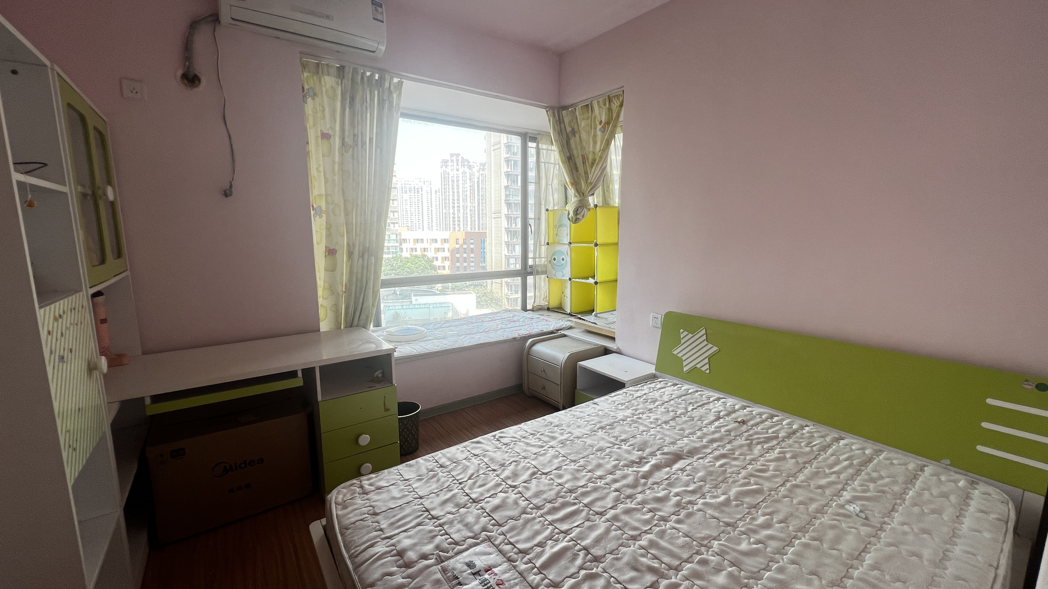 新城新世界一二三期 4室2厅2卫 4000.0元/月 新城新世界一二三期 4室2厅2卫 4000.0元/月室内图