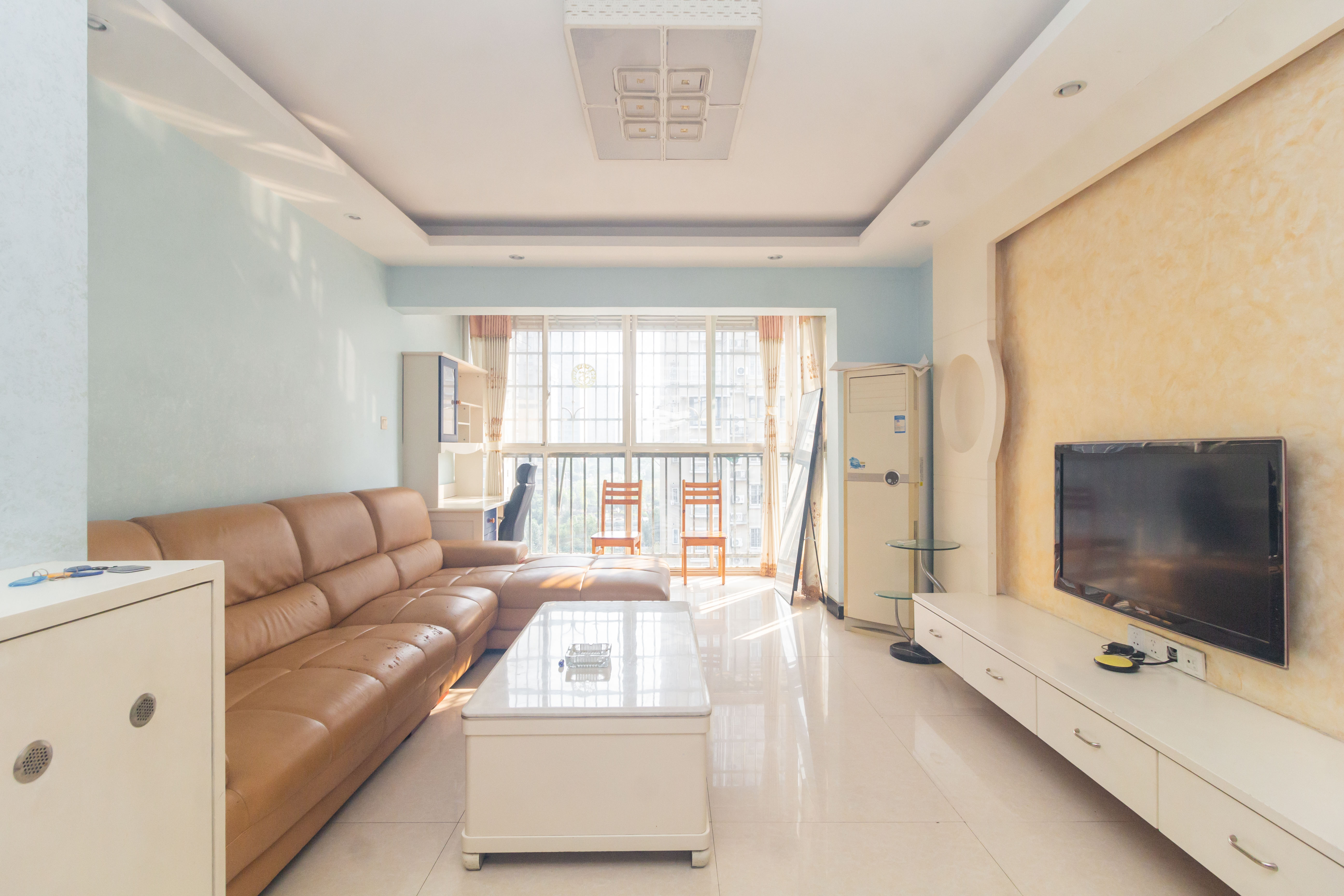 东业苹果社区 3室2厅1卫 45.8万 东业苹果社区 3室2厅1卫 45.8万客厅