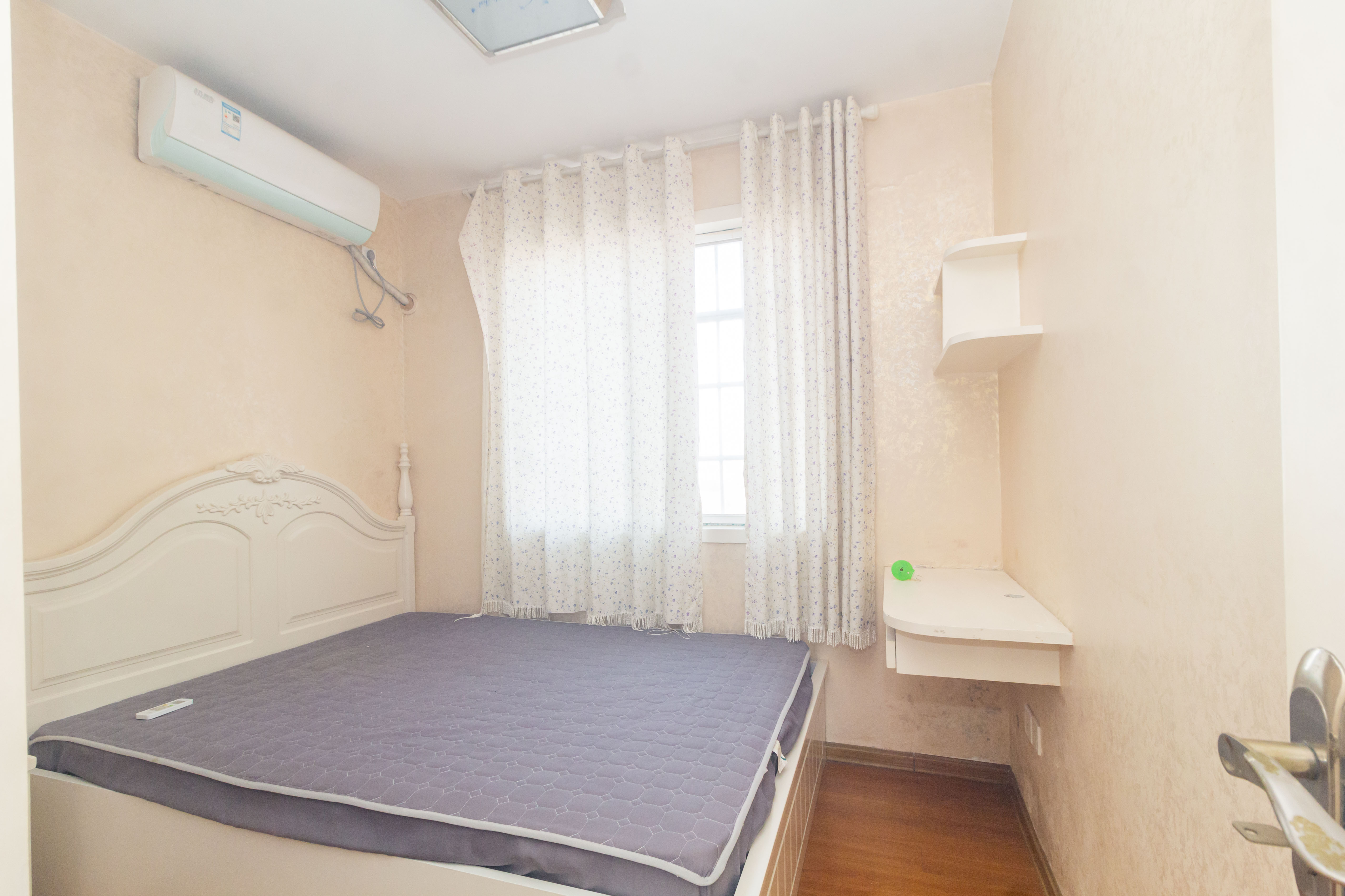 东业苹果社区 3室2厅1卫 45.8万 东业苹果社区 3室2厅1卫 45.8万卧室