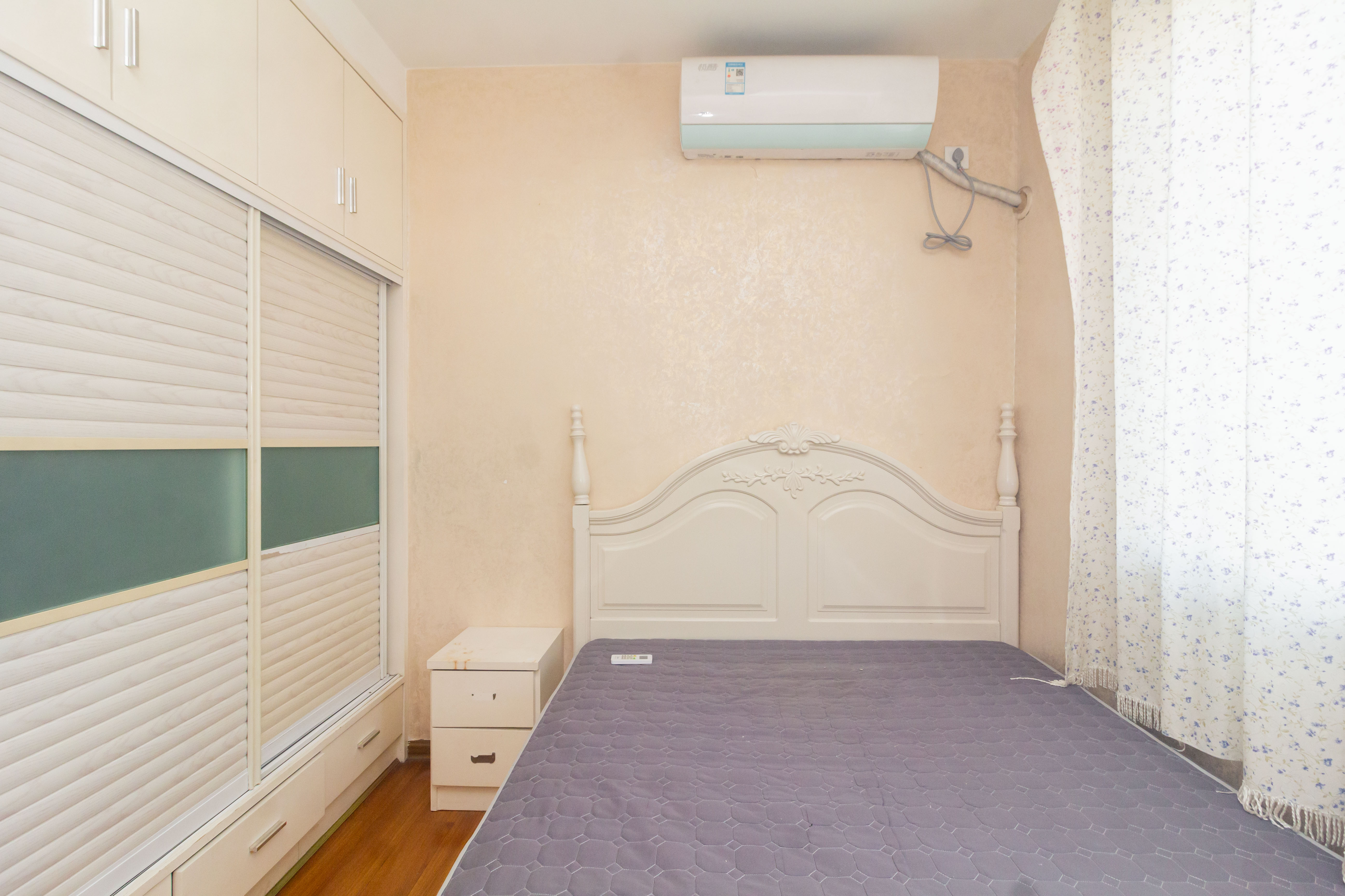 东业苹果社区 3室2厅1卫 45.8万 东业苹果社区 3室2厅1卫 45.8万卧室