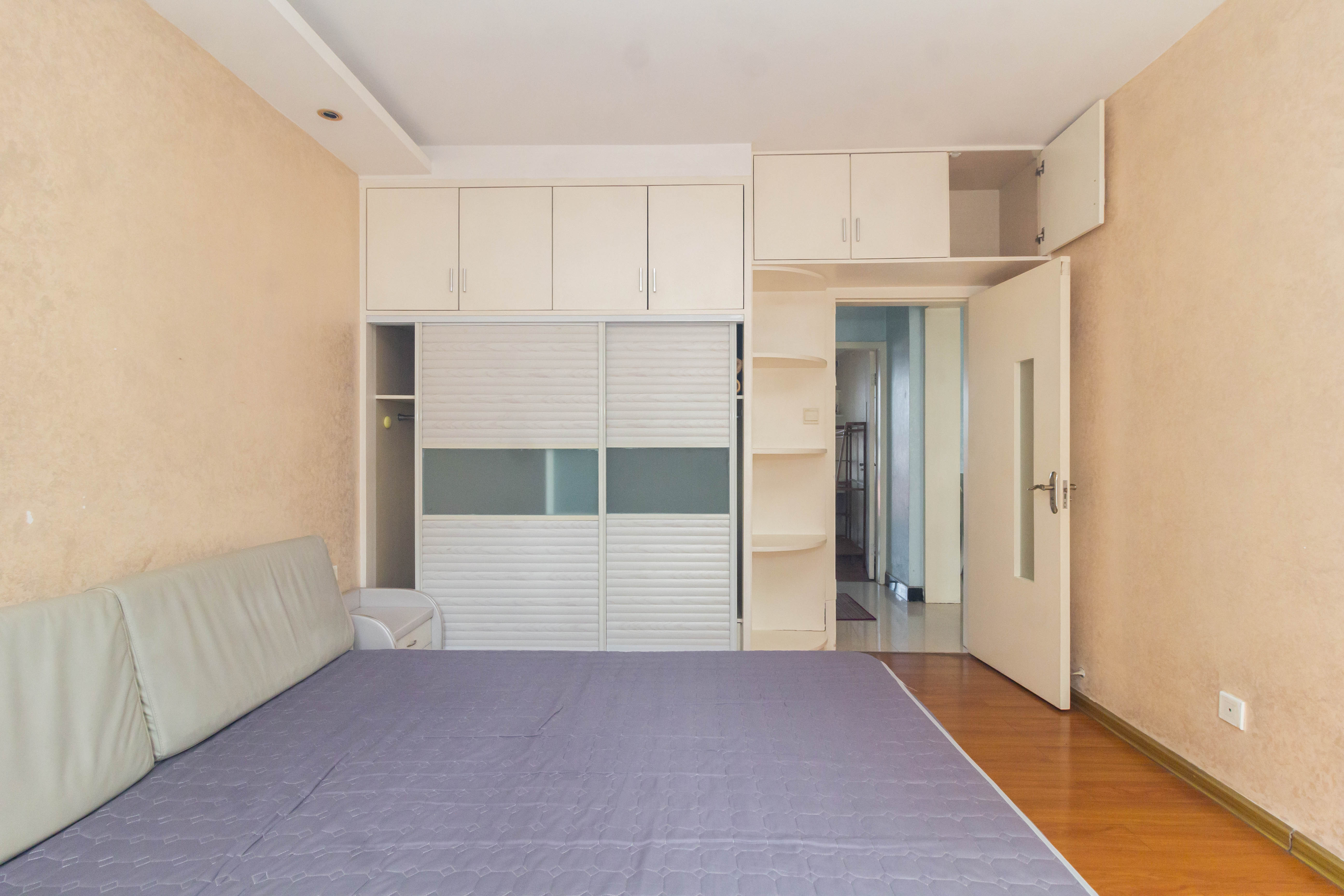 东业苹果社区 3室2厅1卫 45.8万 东业苹果社区 3室2厅1卫 45.8万卧室