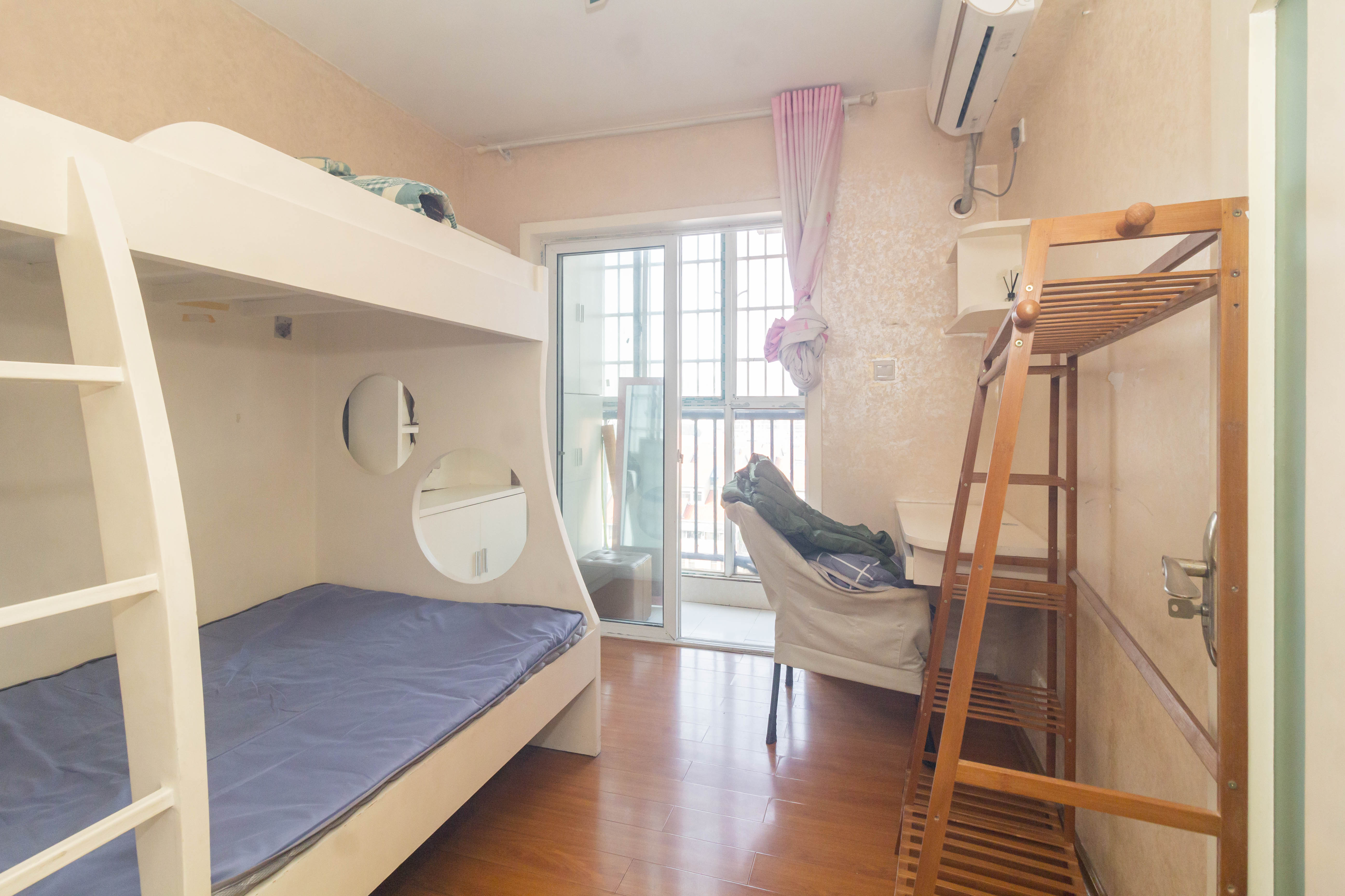 东业苹果社区 3室2厅1卫 45.8万 东业苹果社区 3室2厅1卫 45.8万卧室