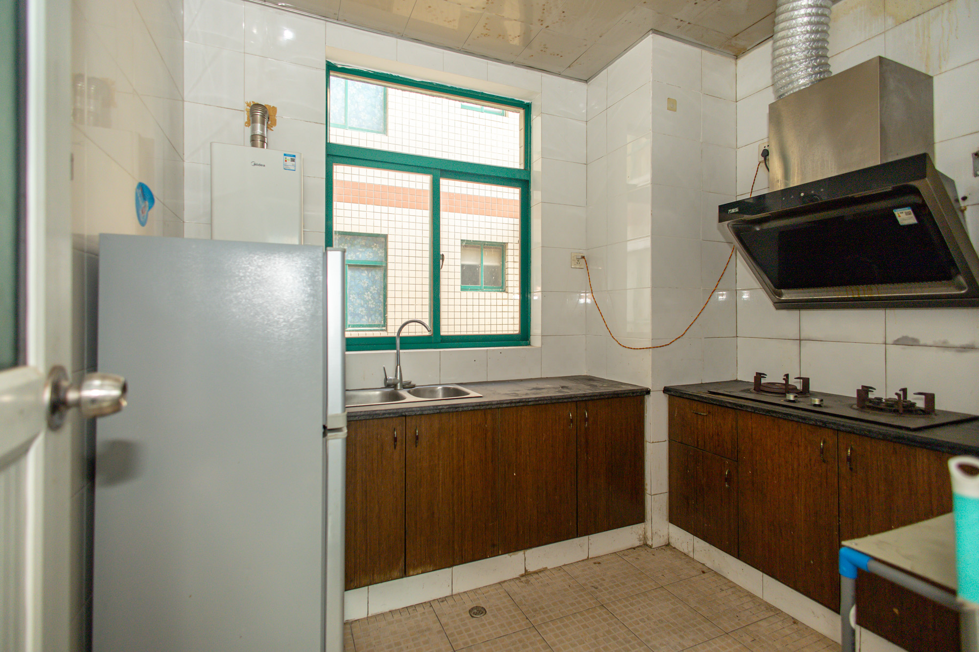 明城公寓 4室2厅2卫 178.0万 明城公寓 4室2厅2卫 178.0万厨房