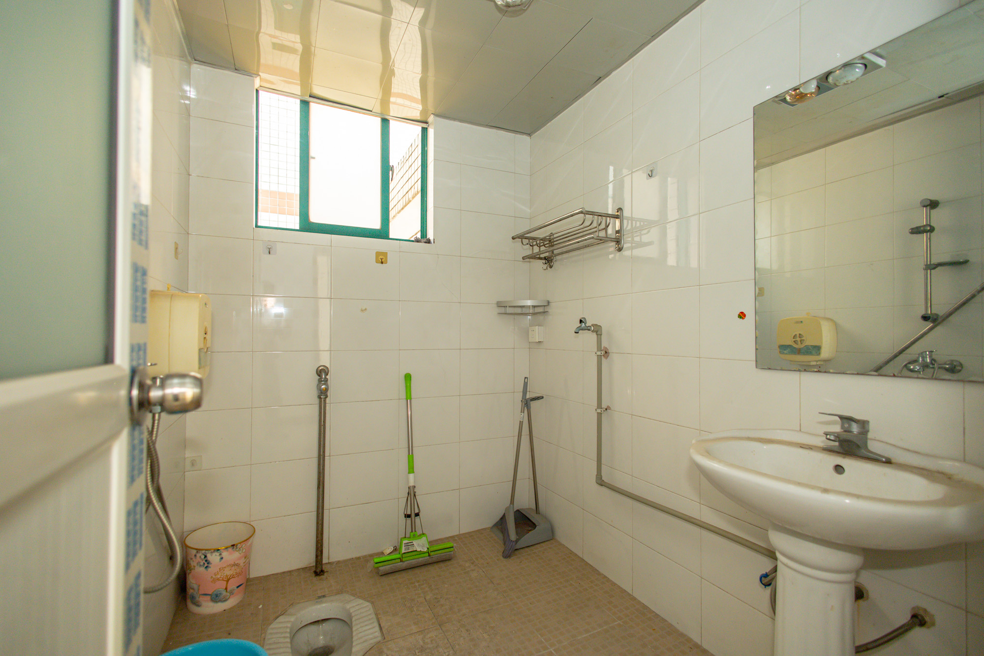 明城公寓 4室2厅2卫 178.0万 明城公寓 4室2厅2卫 178.0万卫生间