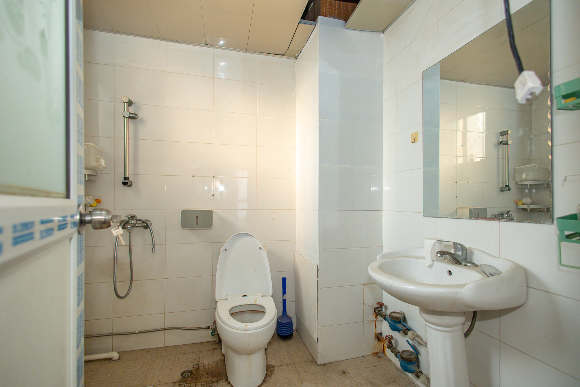 明城公寓 4室2厅2卫 178.0万 明城公寓 4室2厅2卫 178.0万卫生间