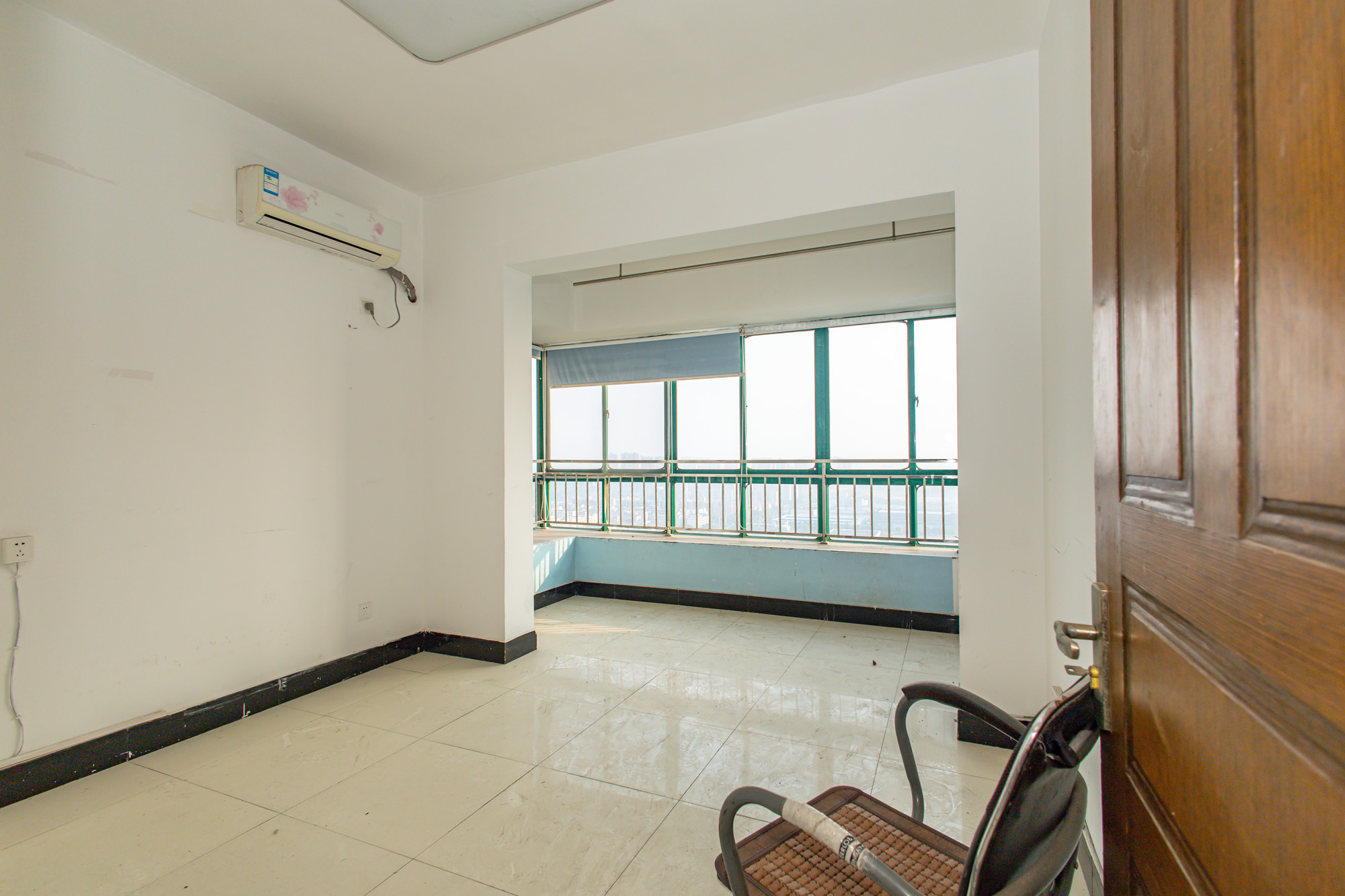 明城公寓 4室2厅2卫 178.0万 明城公寓 4室2厅2卫 178.0万卧室