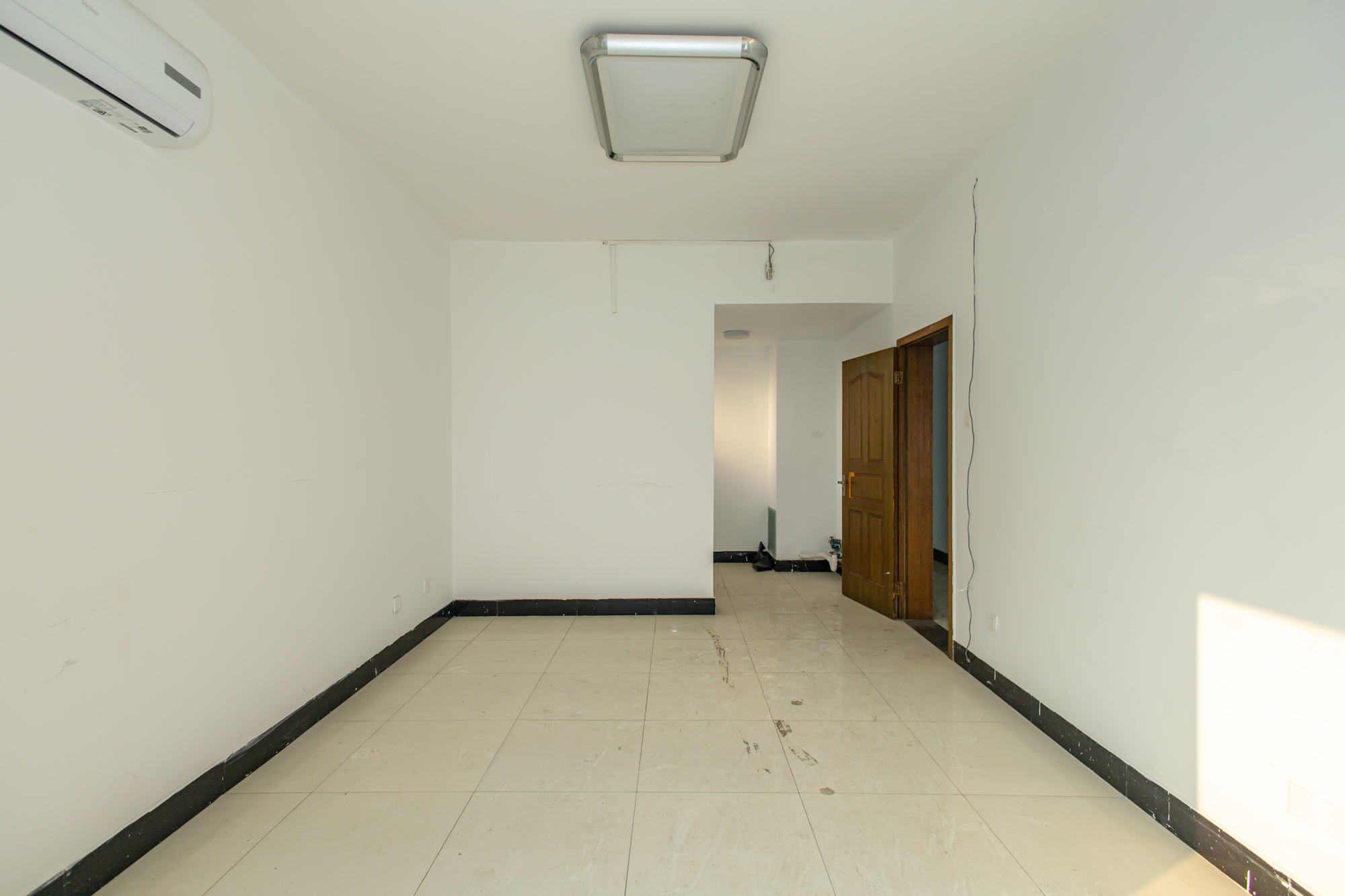 明城公寓 4室2厅2卫 178.0万 明城公寓 4室2厅2卫 178.0万卧室