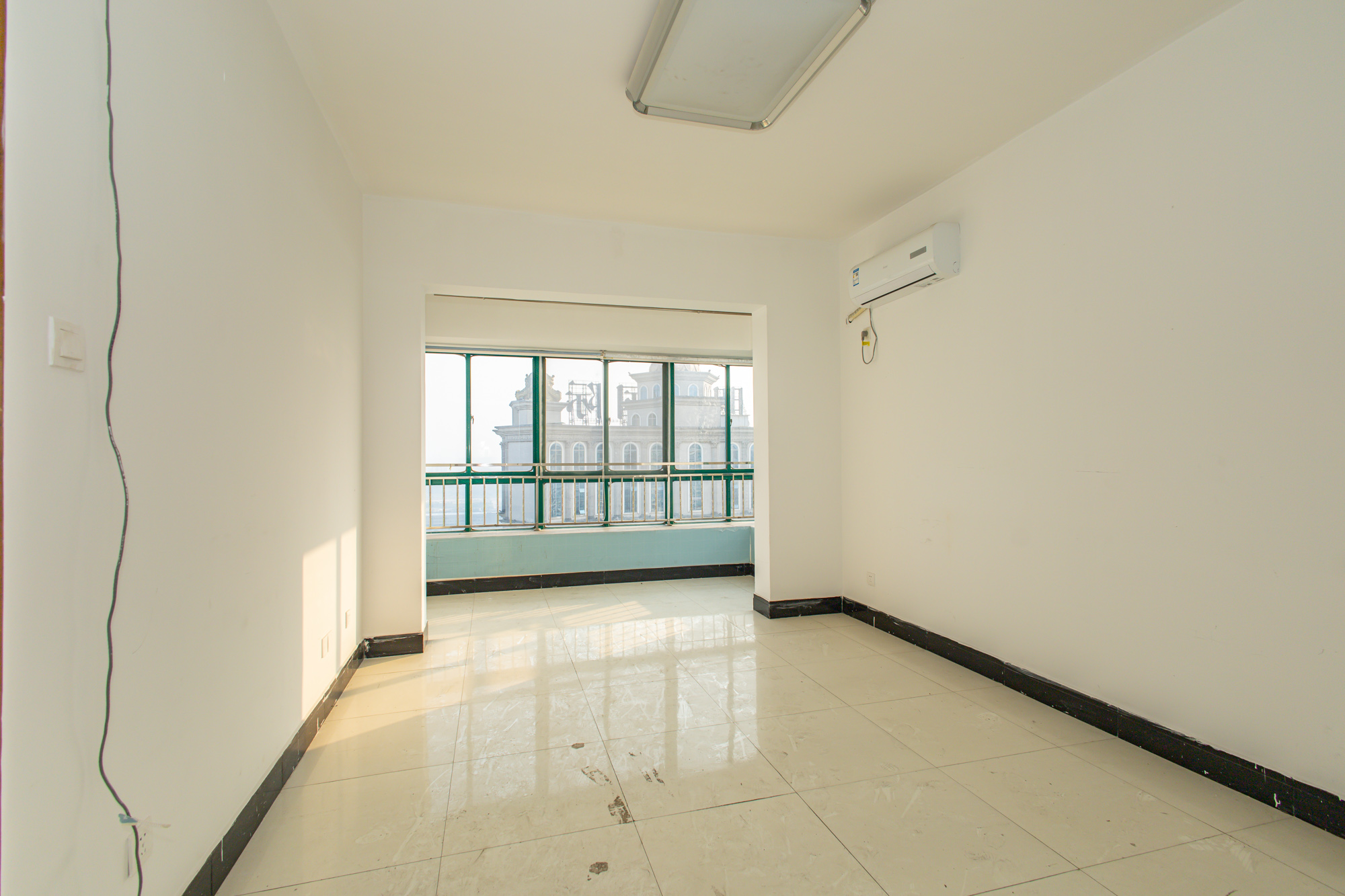 明城公寓 4室2厅2卫 178.0万 明城公寓 4室2厅2卫 178.0万卧室