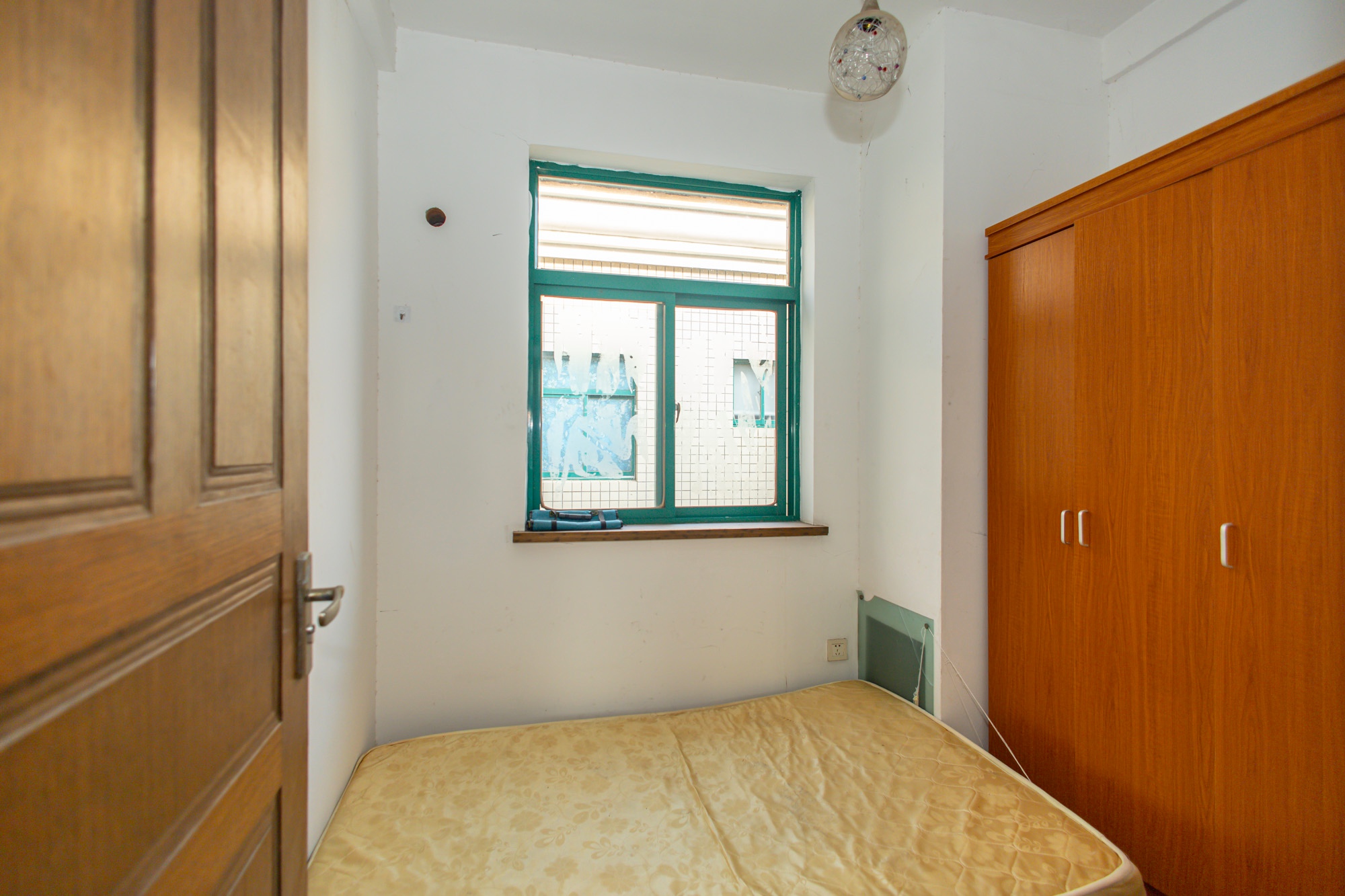 明城公寓 4室2厅2卫 178.0万 明城公寓 4室2厅2卫 178.0万卧室