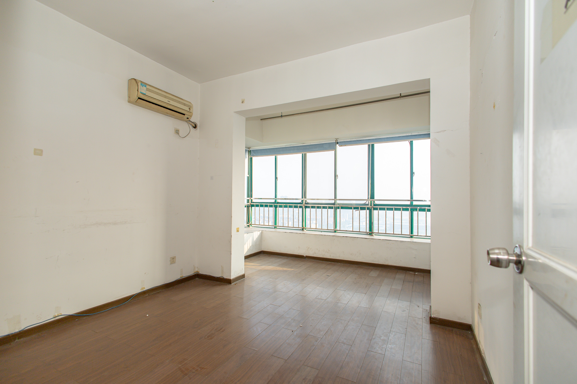 明城公寓 4室2厅2卫 178.0万 明城公寓 4室2厅2卫 178.0万卧室