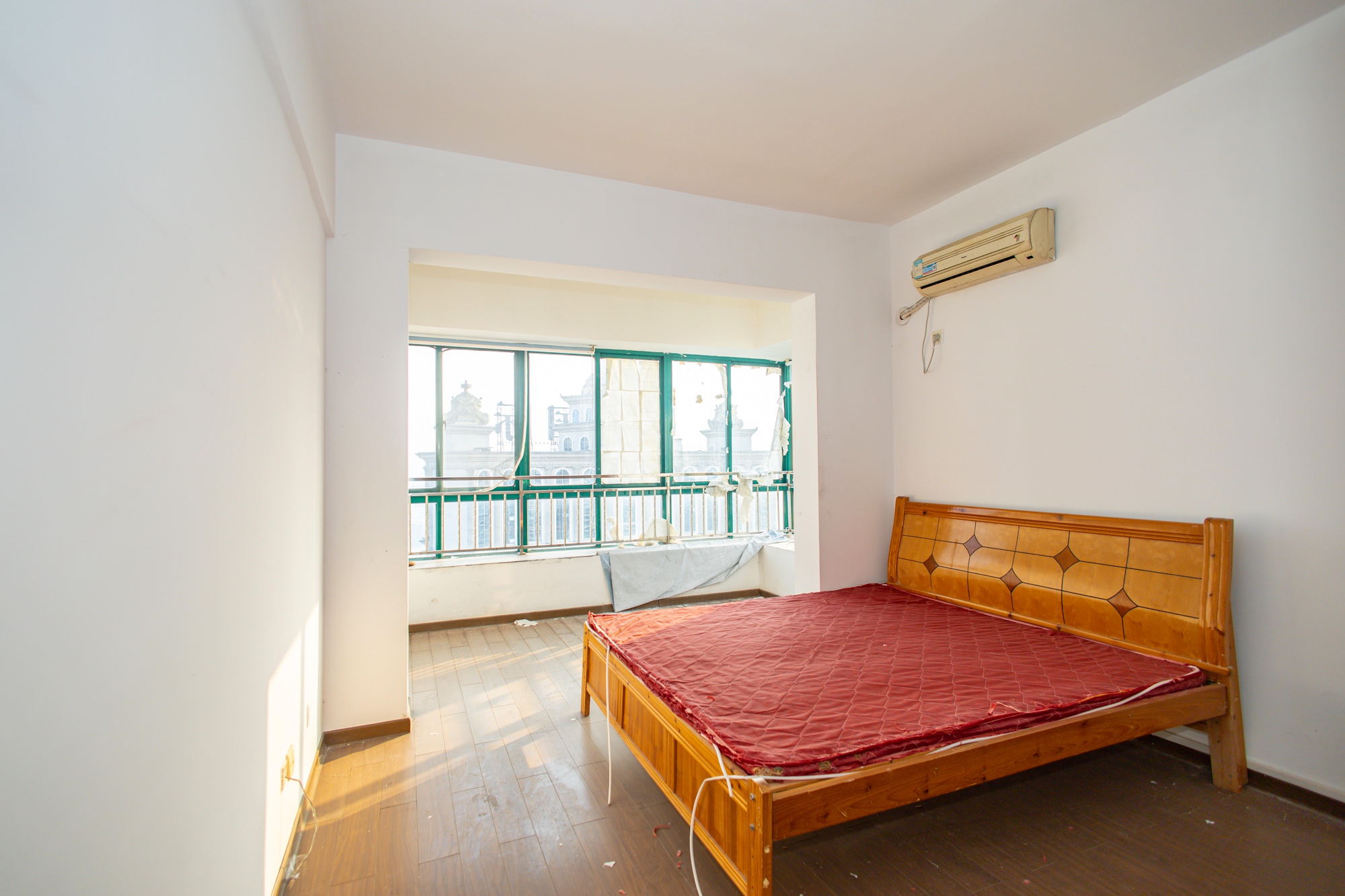 明城公寓 4室2厅2卫 178.0万 明城公寓 4室2厅2卫 178.0万卧室