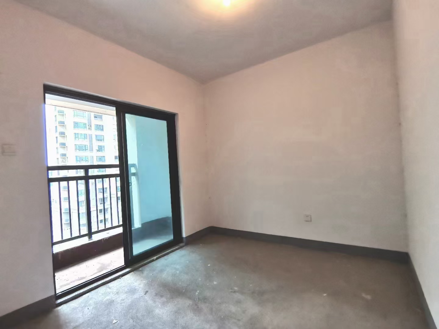 万达华府  4室2厅2卫    68.8万 万达华府  4室2厅2卫    68.8万室内图