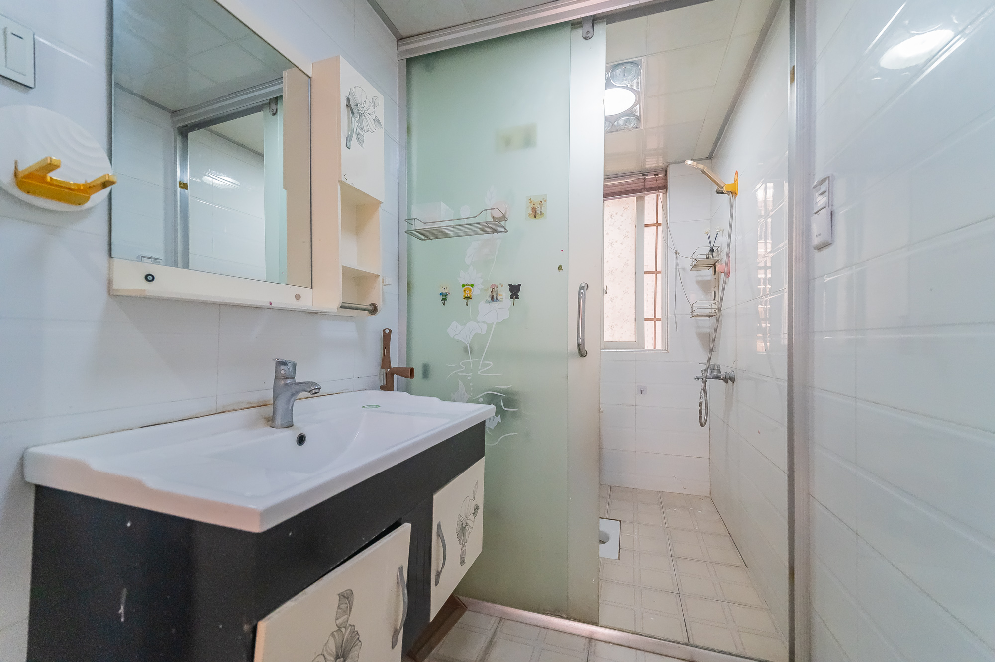 锦璨家园  3室2厅2卫    70.0万 锦璨家园  3室2厅2卫    70.0万卫生间