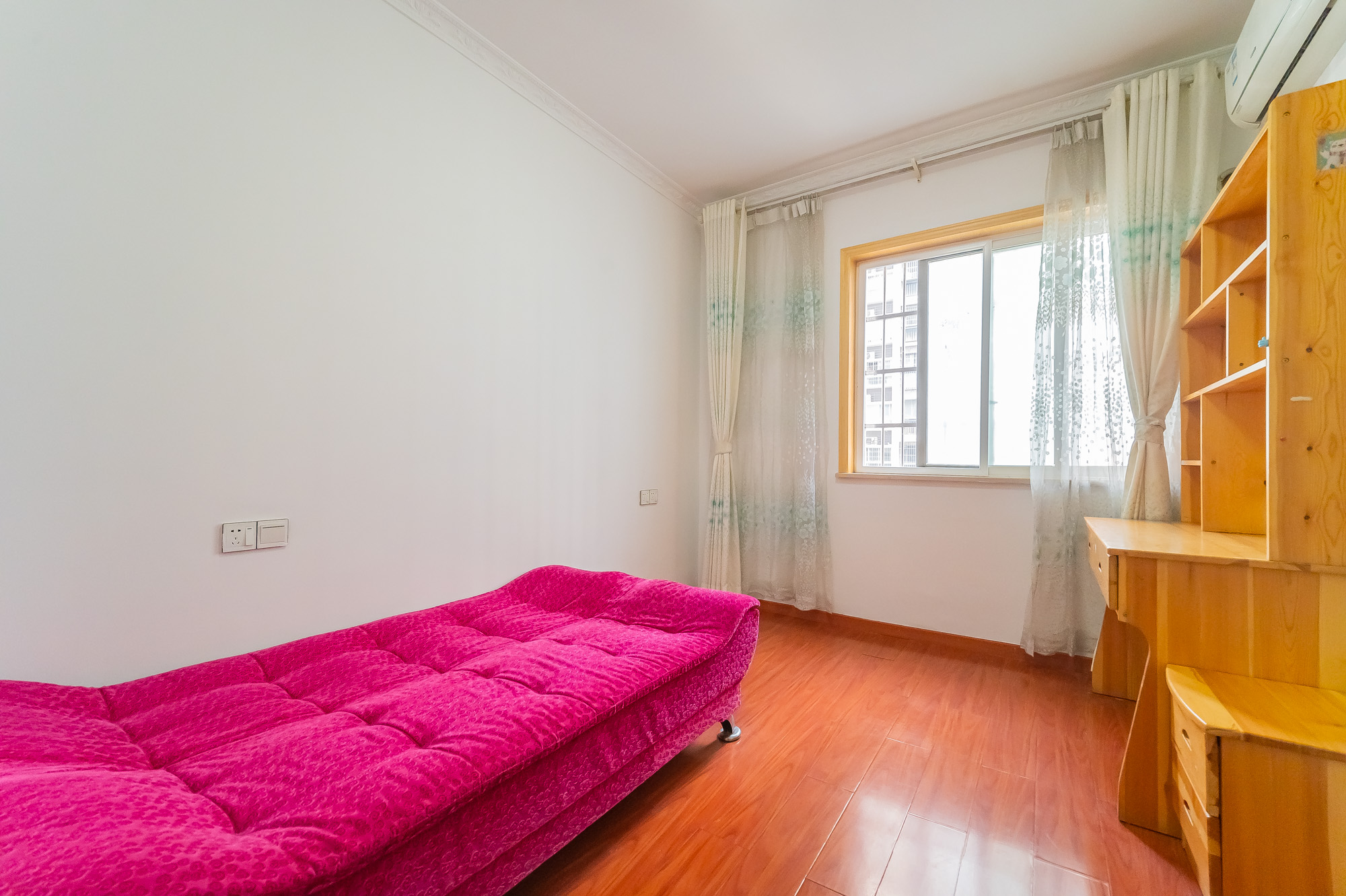 锦璨家园  3室2厅2卫    70.0万 锦璨家园  3室2厅2卫    70.0万卧室