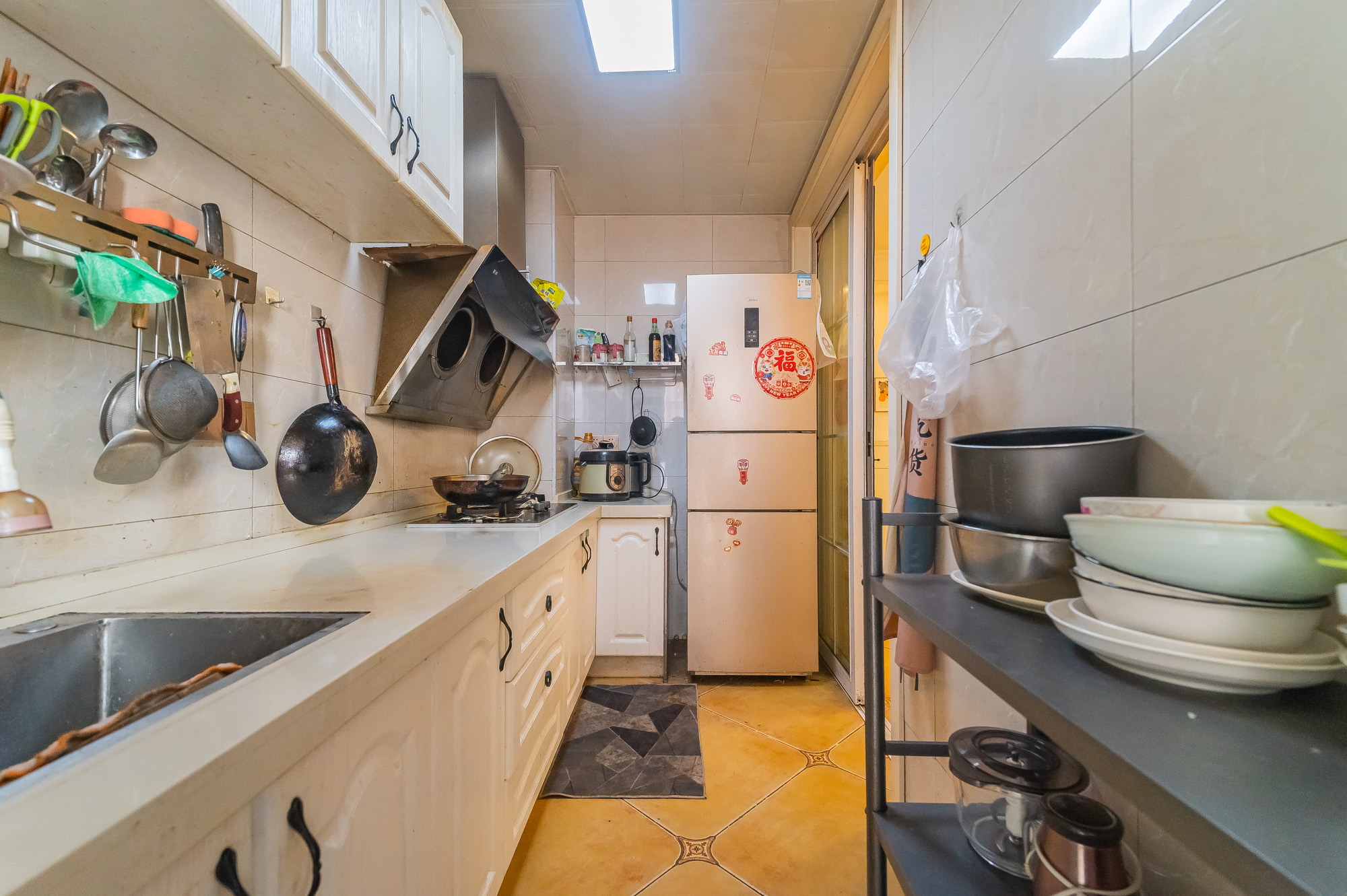 海伦春天 3室2厅1卫 76.8万 海伦春天 3室2厅1卫 76.8万厨房