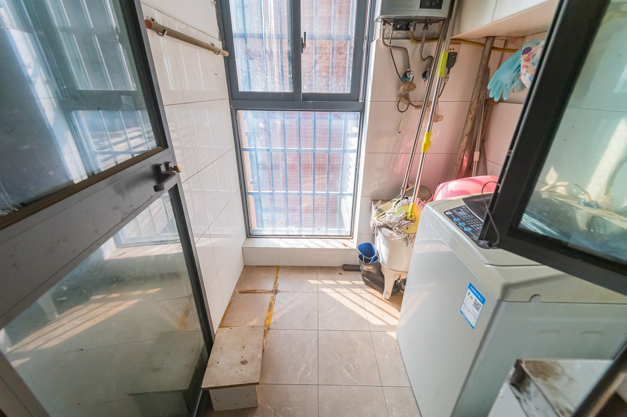 海伦春天 3室2厅1卫 76.8万 海伦春天 3室2厅1卫 76.8万厨房