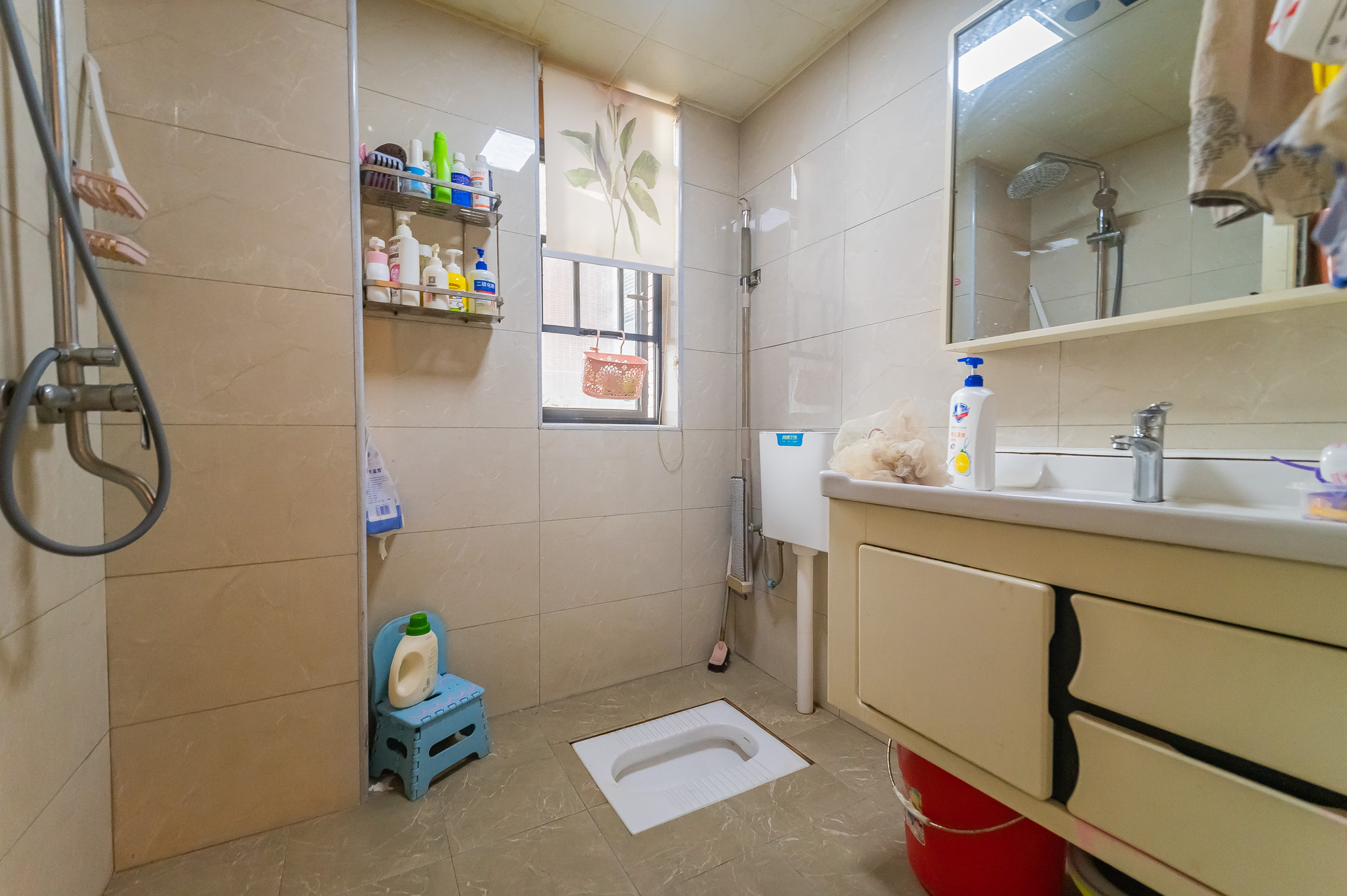 海伦春天 3室2厅1卫 76.8万 海伦春天 3室2厅1卫 76.8万卫生间