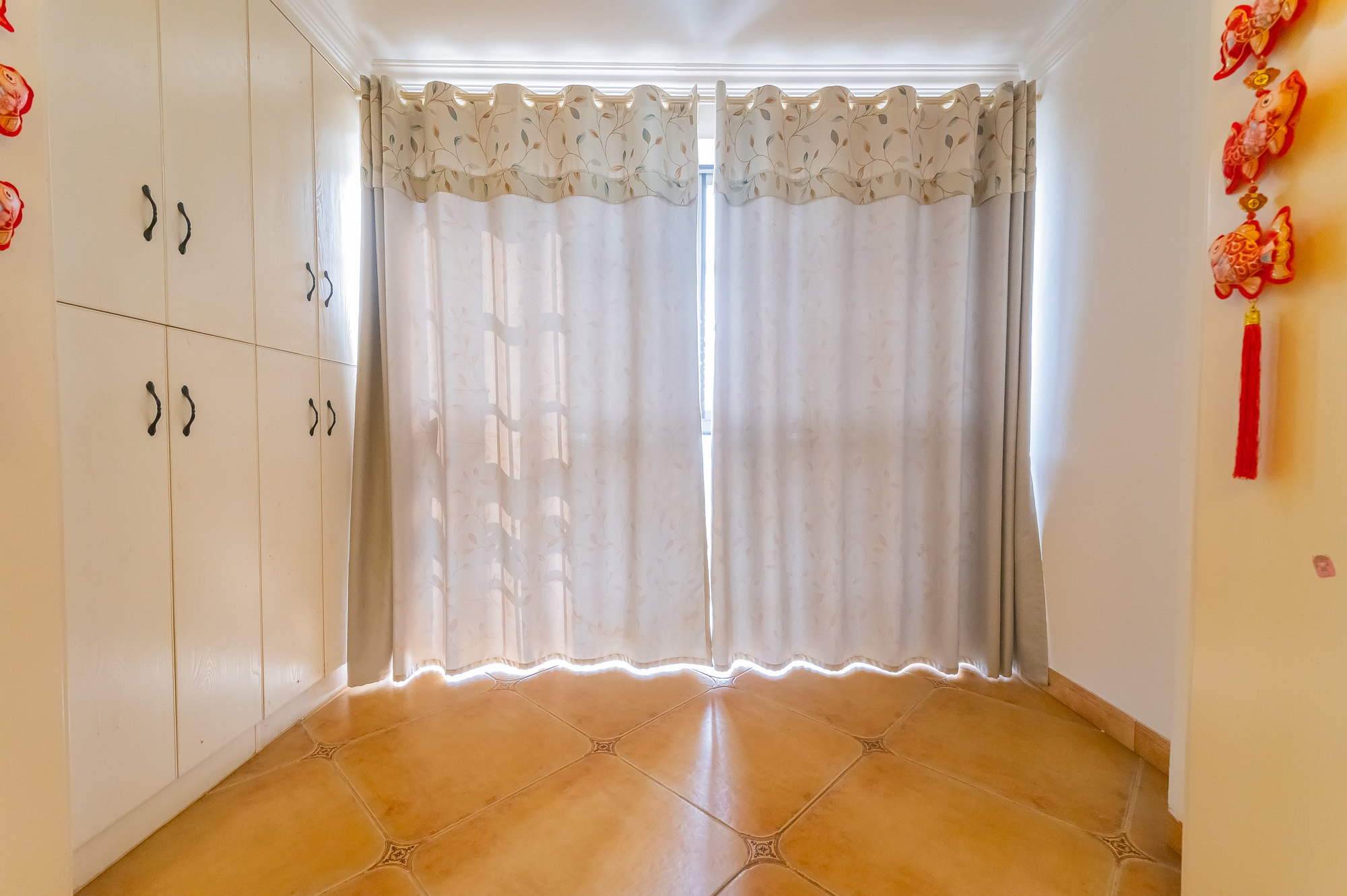 海伦春天 3室2厅1卫 76.8万 海伦春天 3室2厅1卫 76.8万阳台