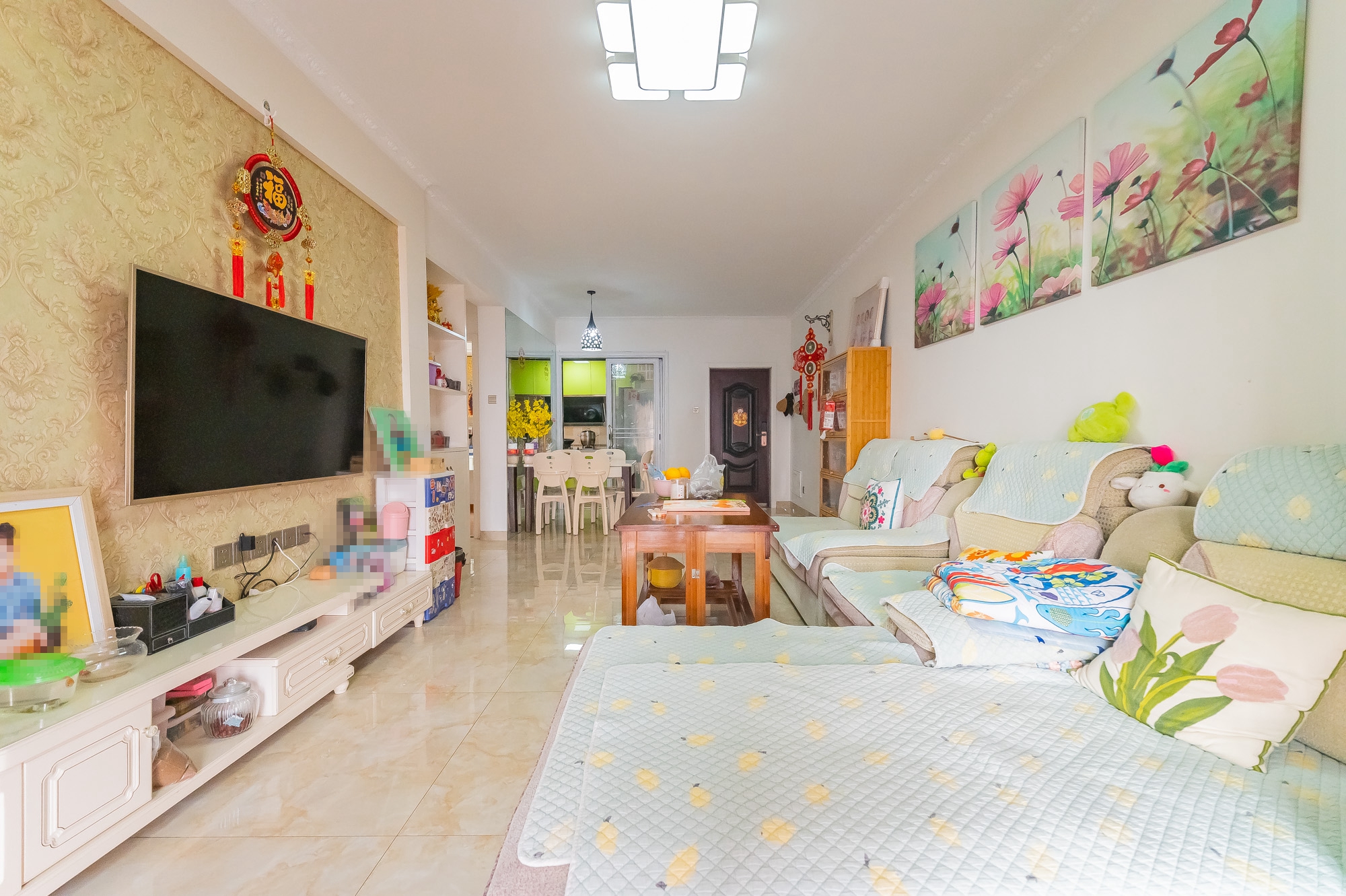 海伦春天  3室2厅1卫    75.8万客厅