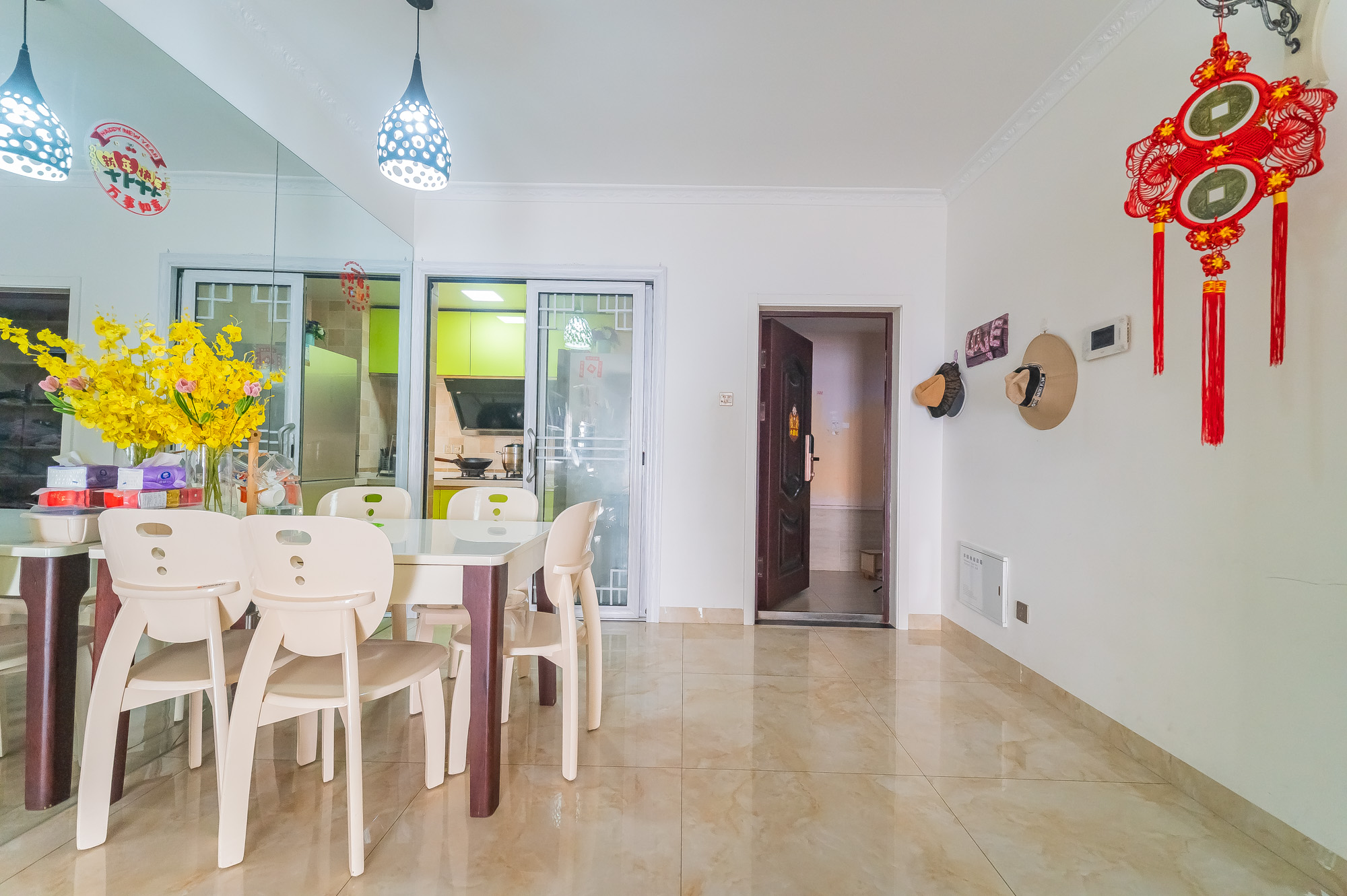 海伦春天  3室2厅1卫    75.8万客厅