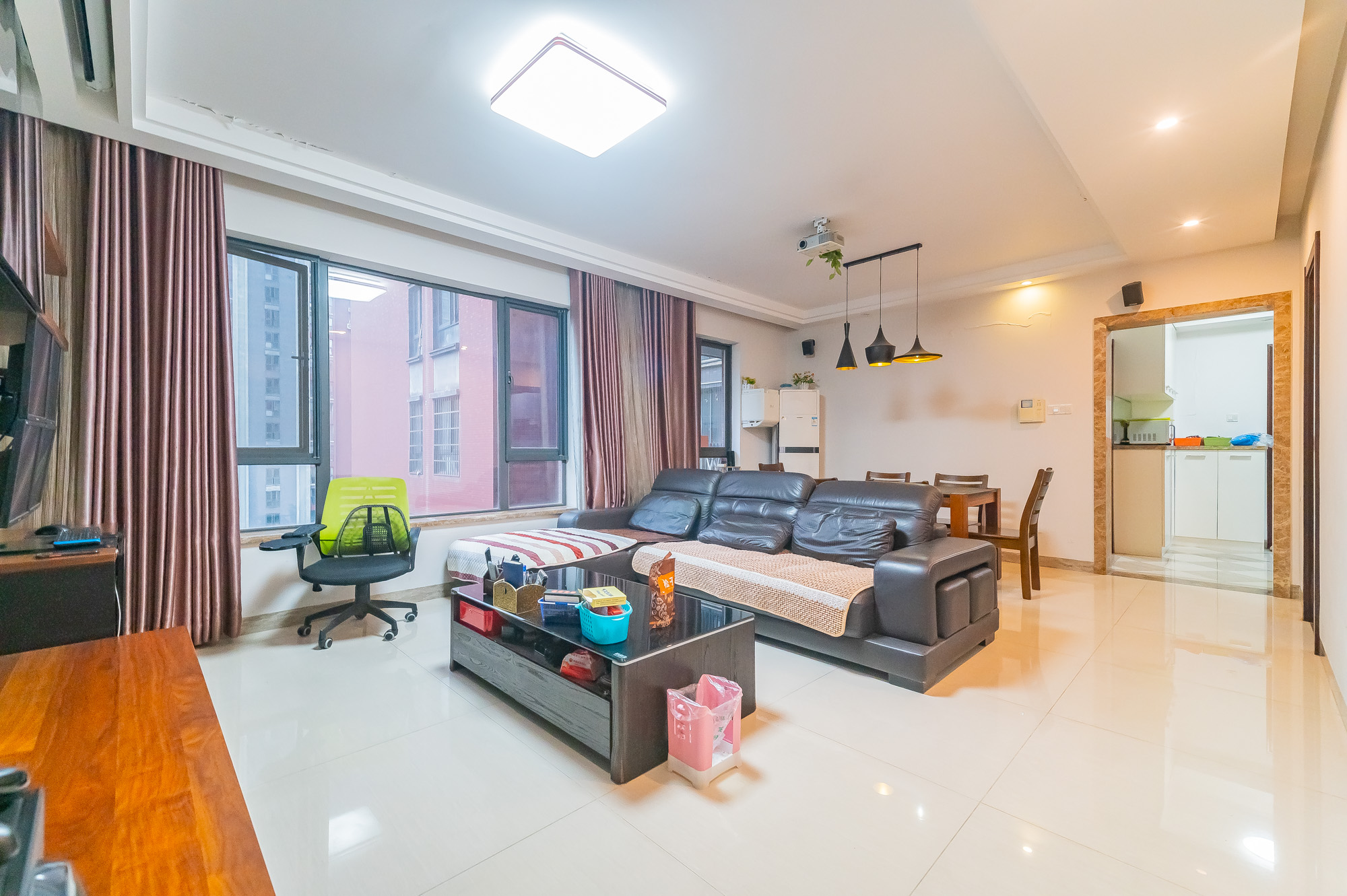 华润凤凰城二期 3室2厅1卫 74.0万 华润凤凰城二期 3室2厅1卫 74.0万客厅