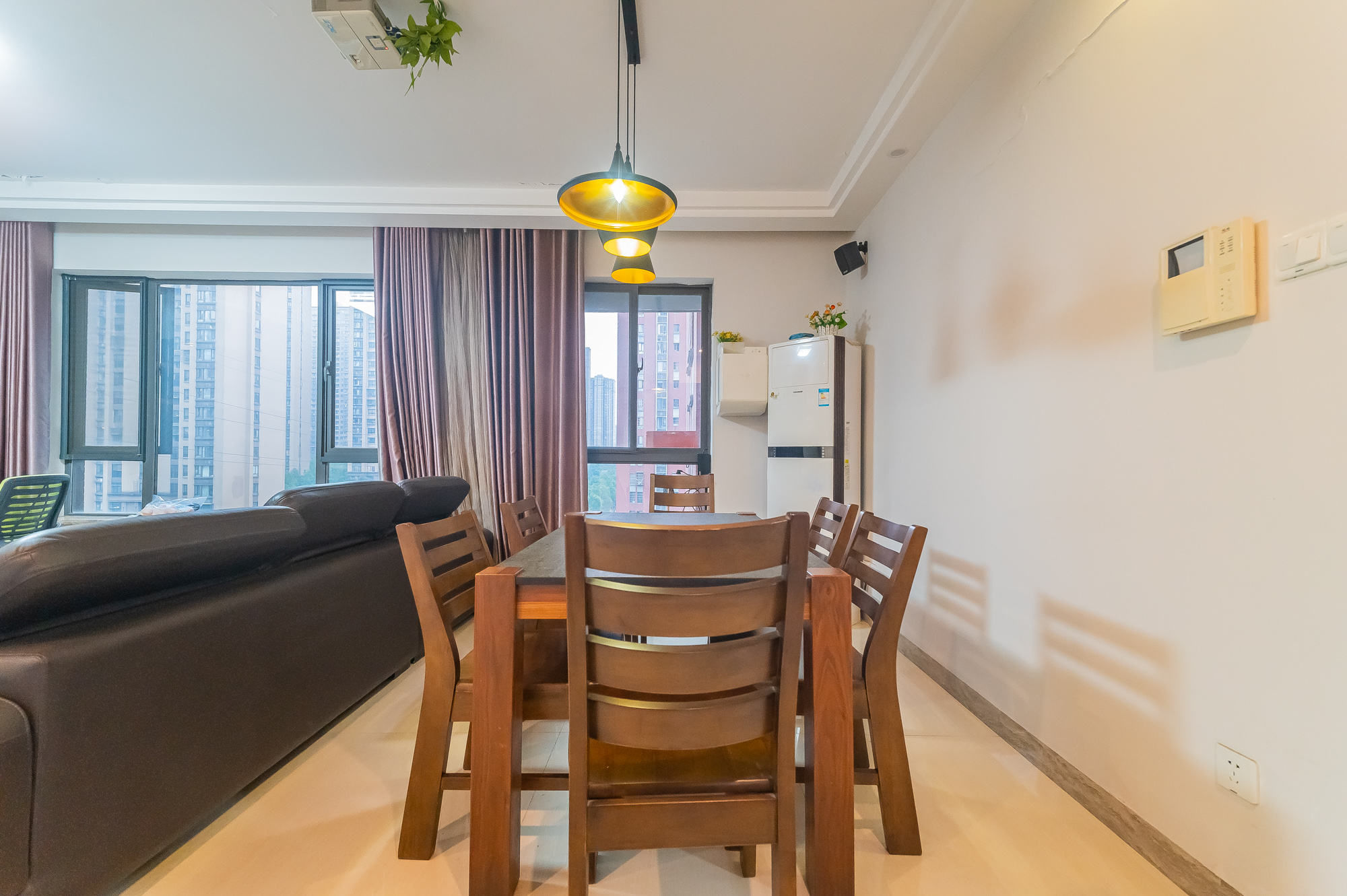 华润凤凰城二期 3室2厅1卫 74.0万 华润凤凰城二期 3室2厅1卫 74.0万客厅