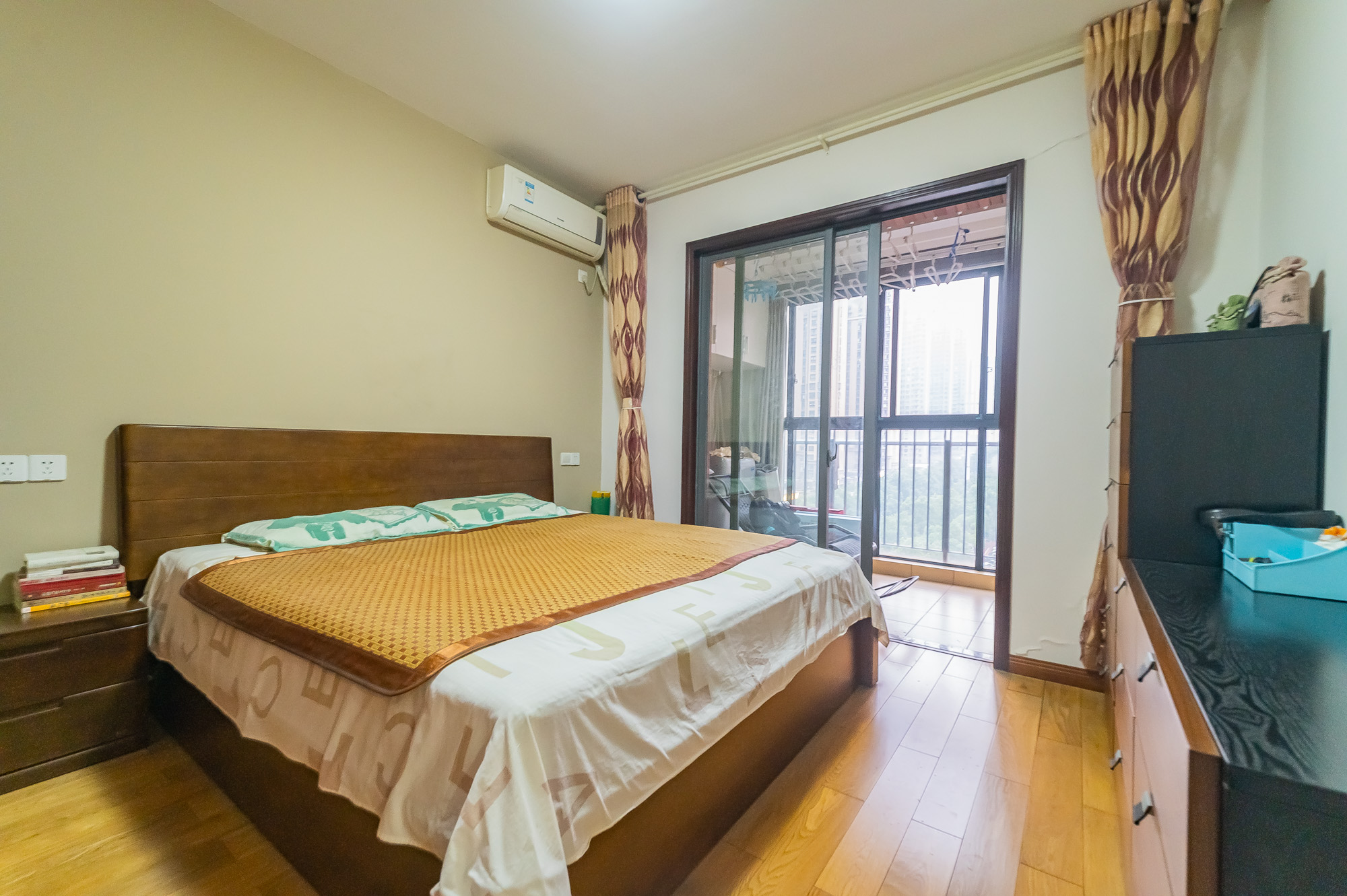 华润凤凰城二期 3室2厅1卫 74.0万 华润凤凰城二期 3室2厅1卫 74.0万卧室