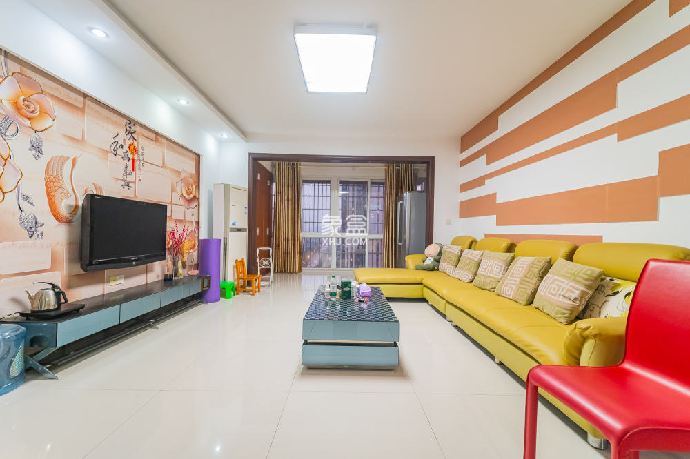 彩都公寓  3室2厅2卫    68.0万